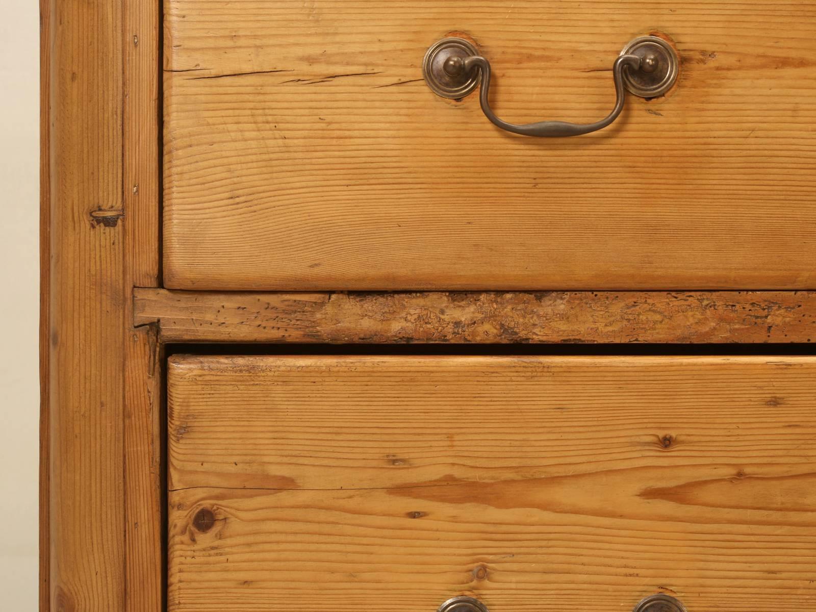 Antique Pine Chest of Drawers In Good Condition In Chicago, IL