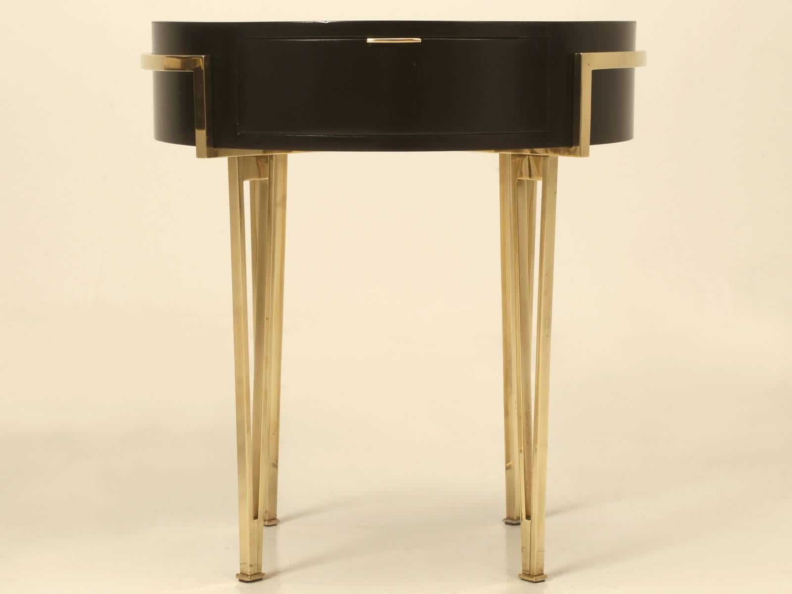 Pair of Ebonized Mid-Century Modern End or Side Tables 2