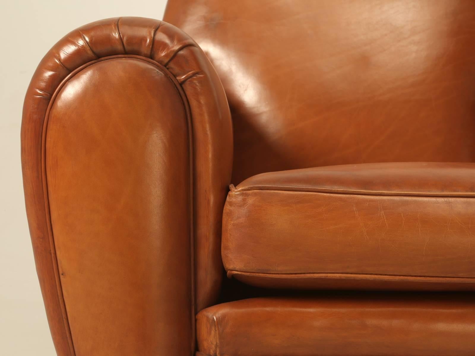 Pair of French Art Deco Leather Club Chairs Completely Restored (Frühes 20. Jahrhundert)