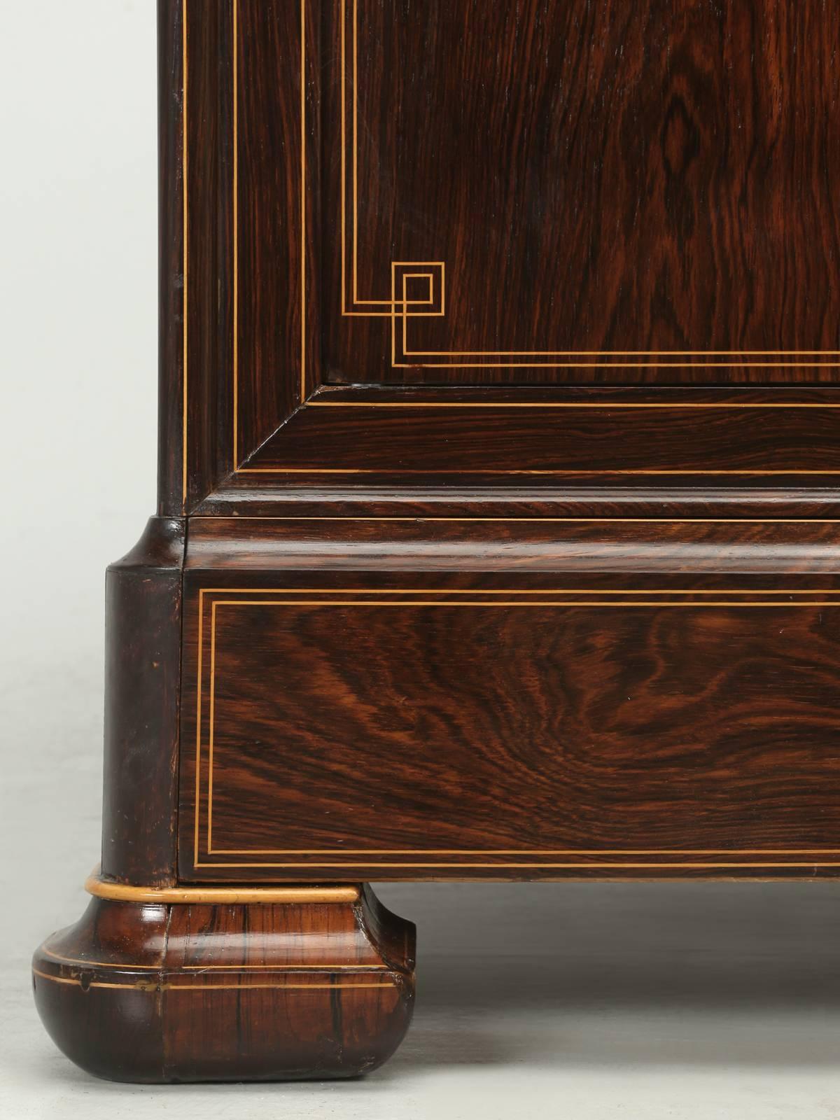Antike französische Kommode oder Buffet mit ausziehbaren Schreibtischschubladen aus schönem Palisanderholz (Holz) im Angebot