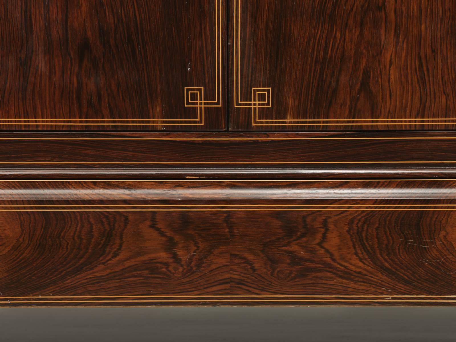 Antike französische Kommode oder Buffet mit ausziehbaren Schreibtischschubladen aus schönem Palisanderholz im Angebot 1