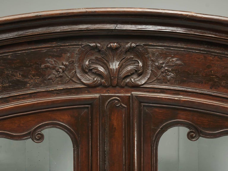Early 19th Century Antique French Walnut Armoire or China Cabinet, circa Early 1800s For Sale