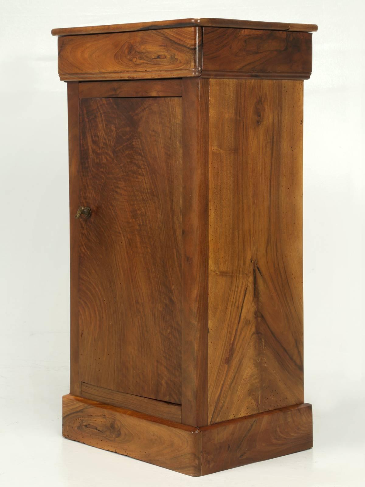 Antique French Louis Philippe Walnut Nightstand In Good Condition In Chicago, IL