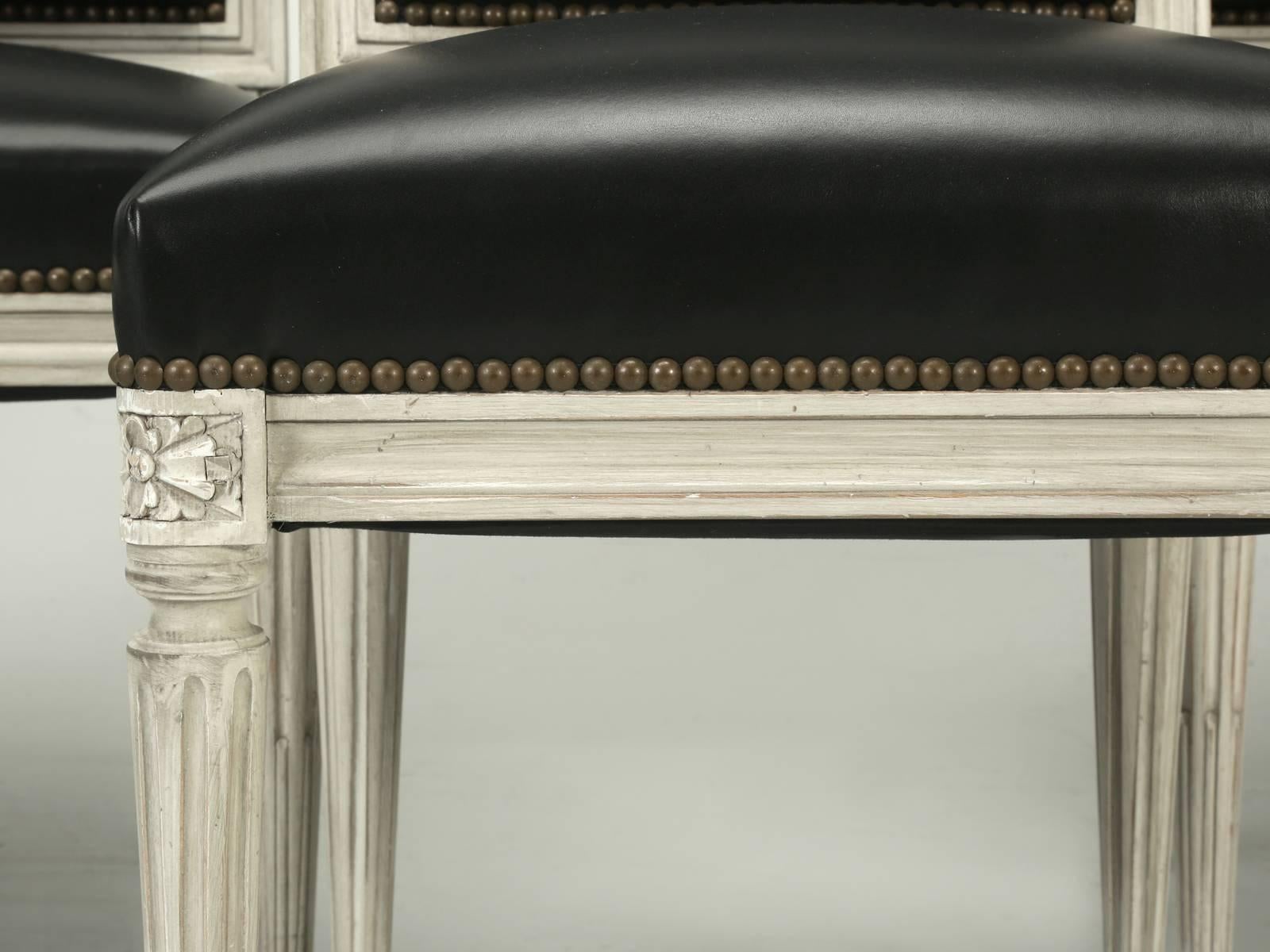 Französische Beistellstühle im Louis-XVI.-Stil, handgefertigt in Frankreich aus der Kollektion Old Plank im Zustand „Neu“ im Angebot in Chicago, IL