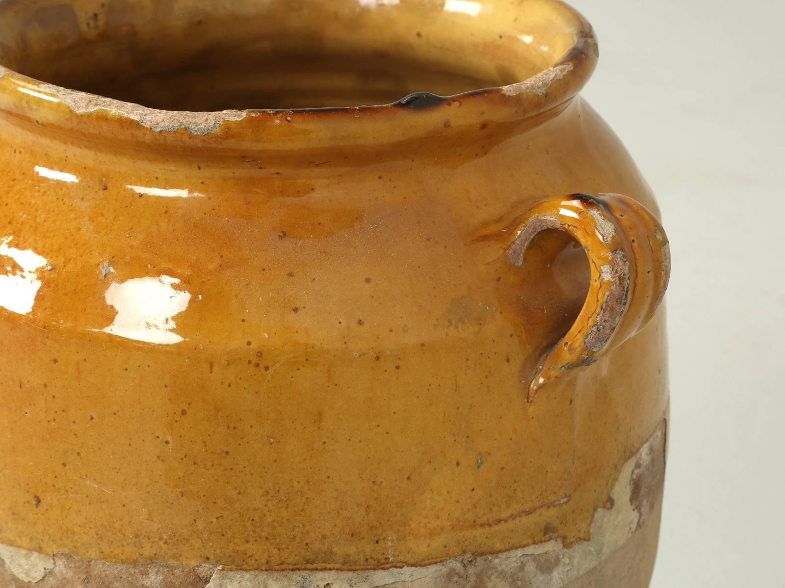 Antique French Confit Pot Hand-Thrown in the Classic Mustard Glaze No Repairs In Good Condition For Sale In Chicago, IL