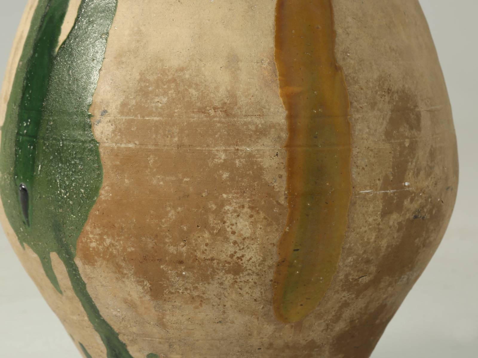 Poterie Antique French Confit Pot or Vase with a Beautiful Green and Mustard Glaze (Vase à confit français avec une belle glaçure verte et moutarde) en vente