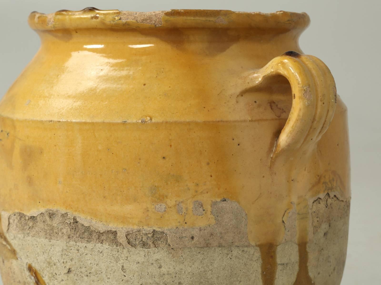 Antique French Confit Pot from Provence with Hairline Crack Decorative Only In Fair Condition For Sale In Chicago, IL