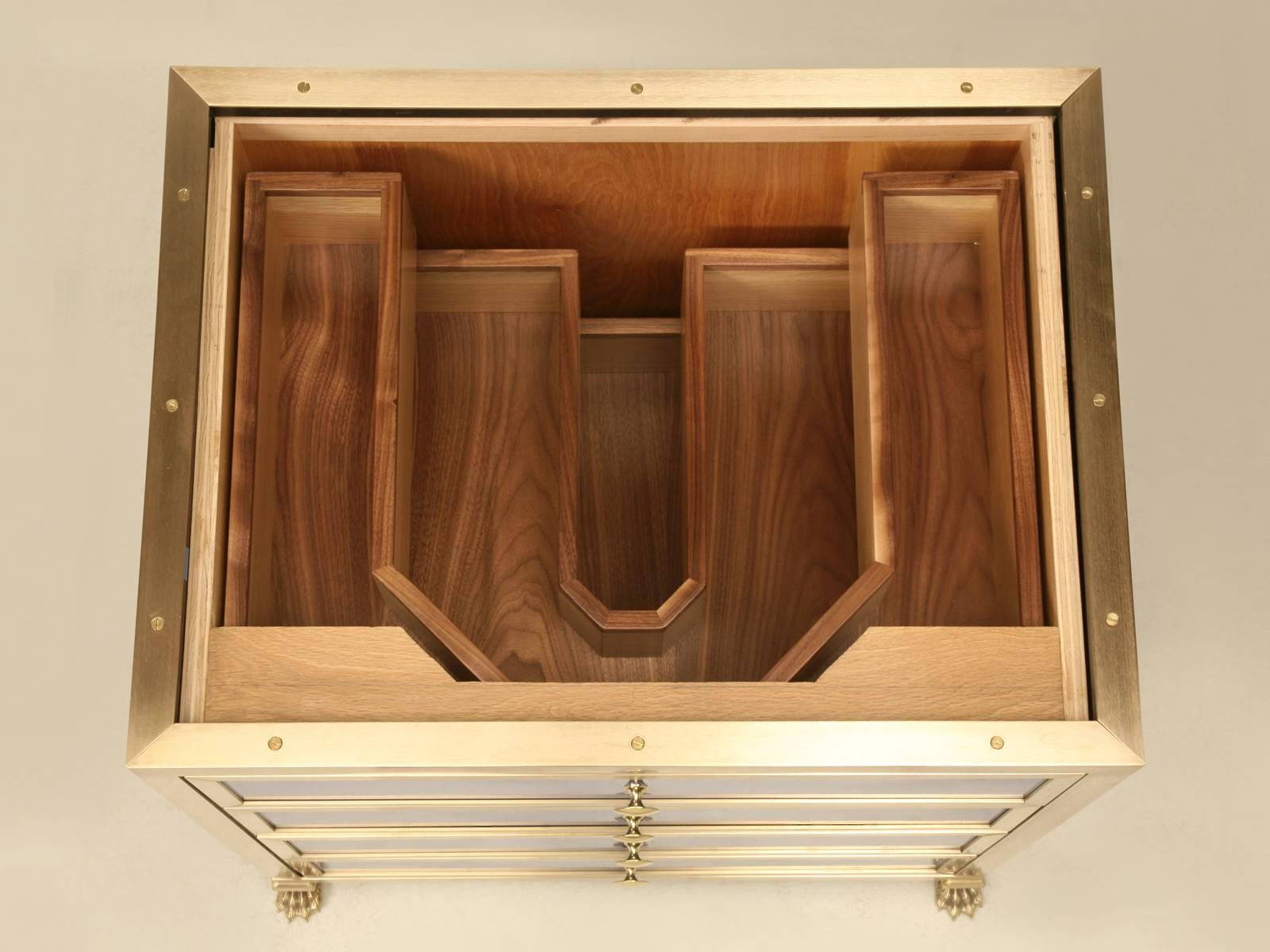 Mid-Century Modern Coiffeuse de salle de bains de la collection Old Plank fabriquée sur commande dans toutes les dimensions en vente