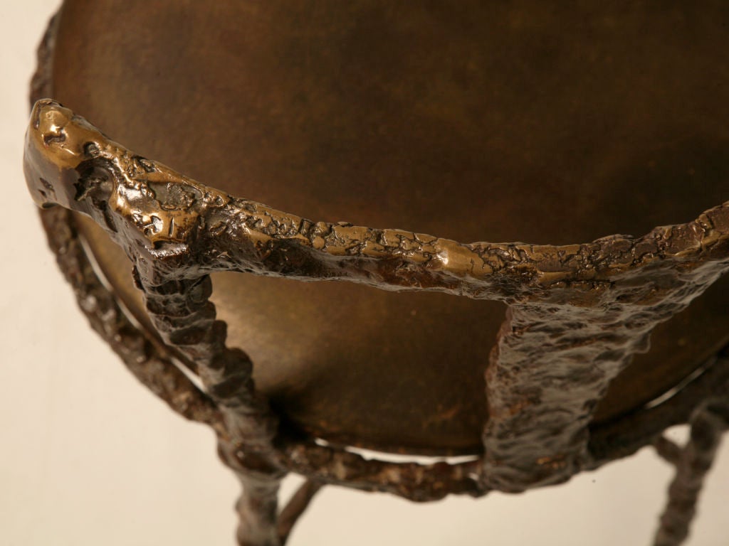Giacometti inspirierter Kommodentisch aus massiver Bronze, auf Bestellung gefertigt in Amerika im Angebot 1