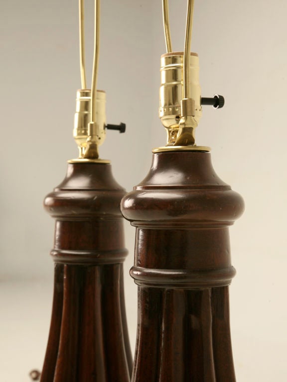 Pair of English Mahogany Table Lamps Restored In Good Condition For Sale In Chicago, IL