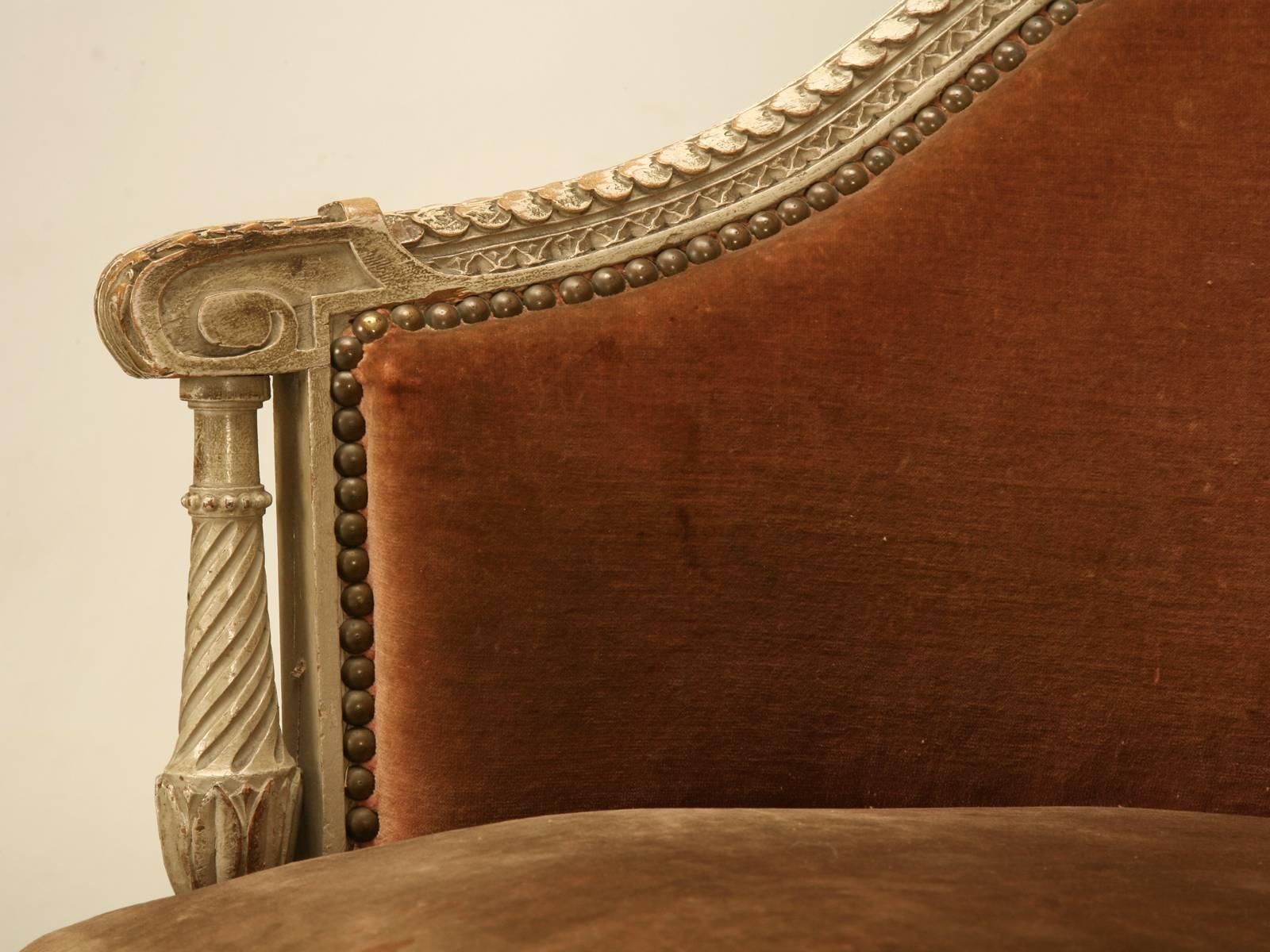 Louis XVI Style Duchesse Brisee in Original Lacquer and Mohair In Good Condition In Chicago, IL