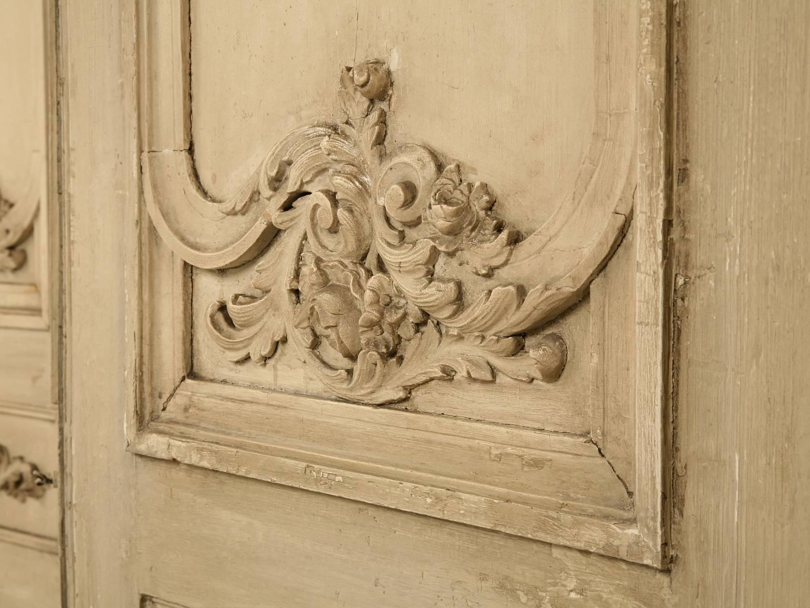 Antique French Set of Eight Carved Doors in Old Paint In Good Condition In Chicago, IL