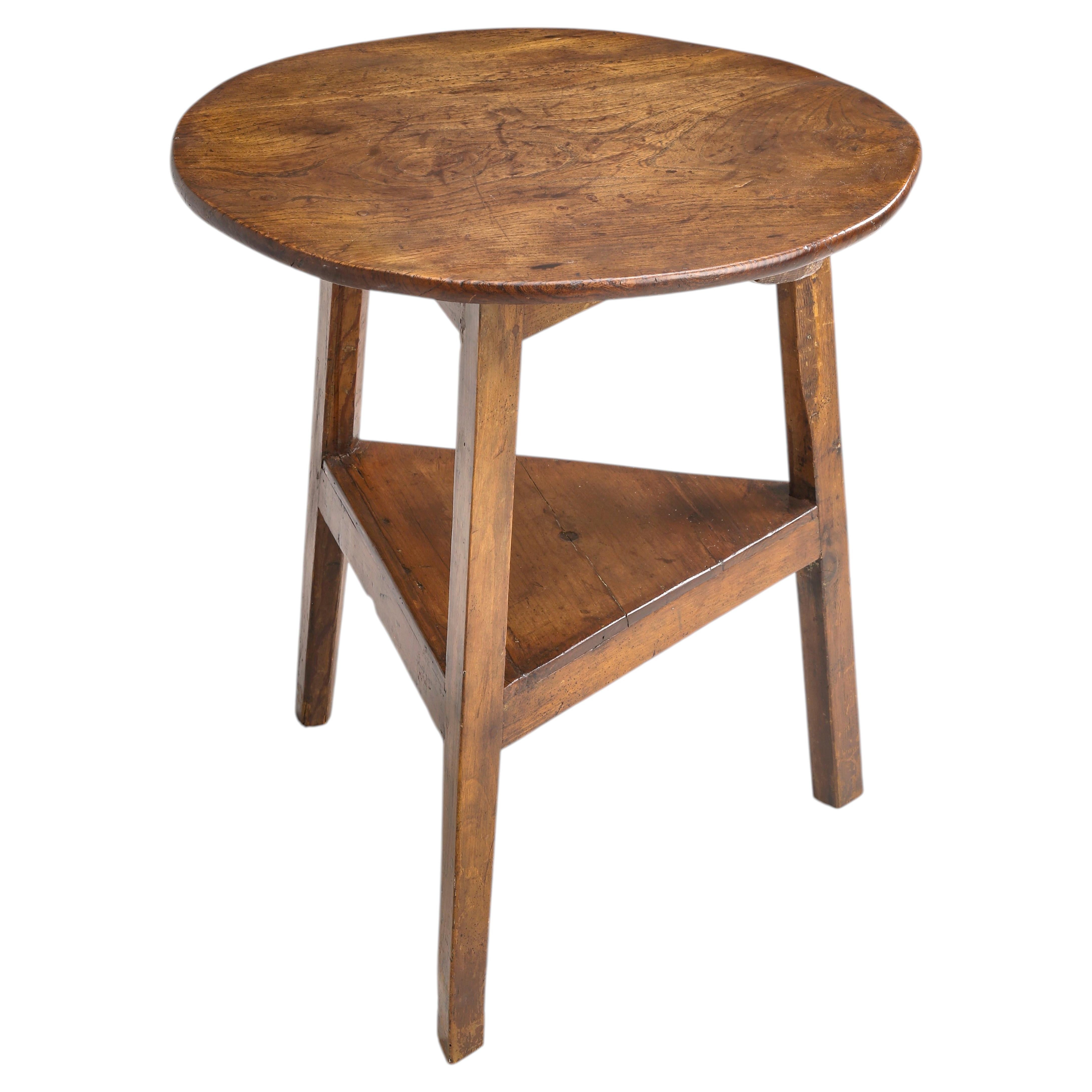 Tavolo da cricket inglese d'epoca con piano in un unico pezzo di legno di olmo e una splendida patina, risalente al 1800 circa