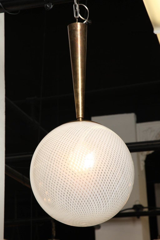 Stunning large pendant light designed by Carlo Scarpa in 1931 for Venini, shade in a technic called Reticello, great quality hard model to find.