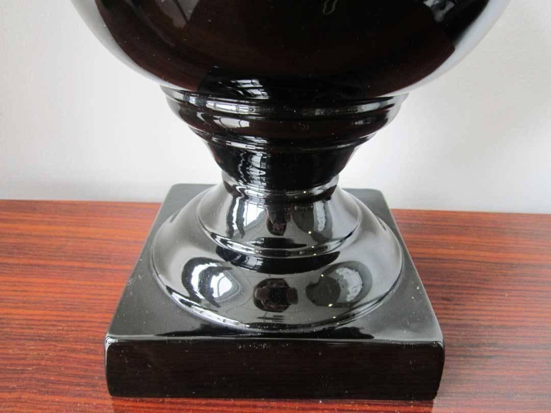20th Century Pair of Black Urn Shaped Lamps For Sale