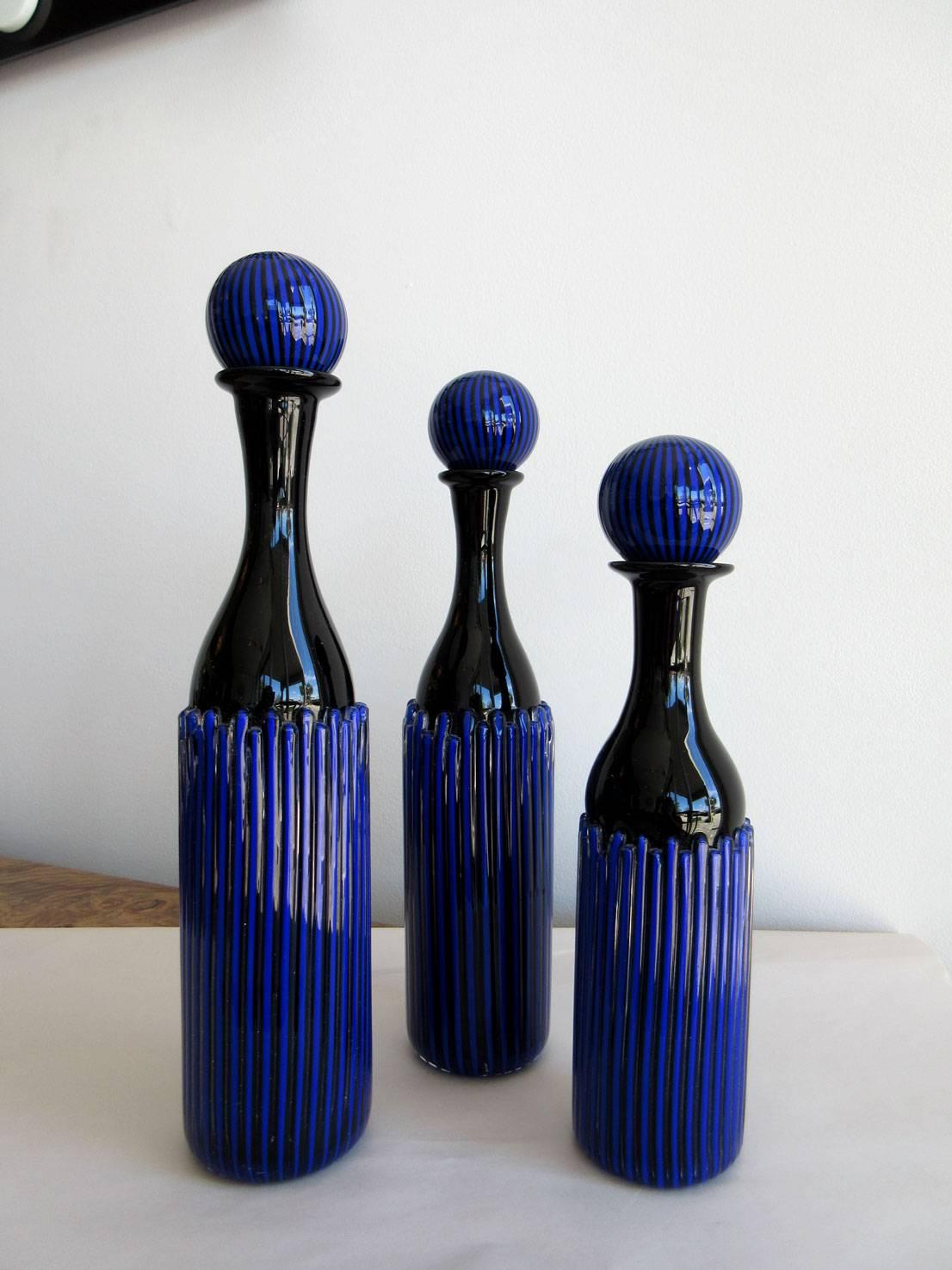 Mid-Century Modern Set of Three Blown Glass Decanters Signed by Peter Greenwood For Sale