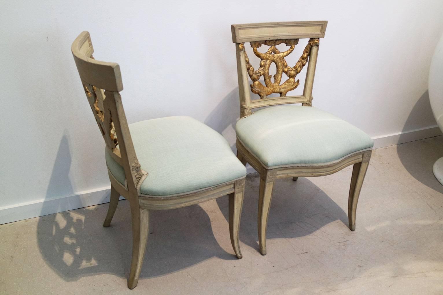 18th Century Pair of Italian Neoclassical Painted and Partial Gilt Side Chairs