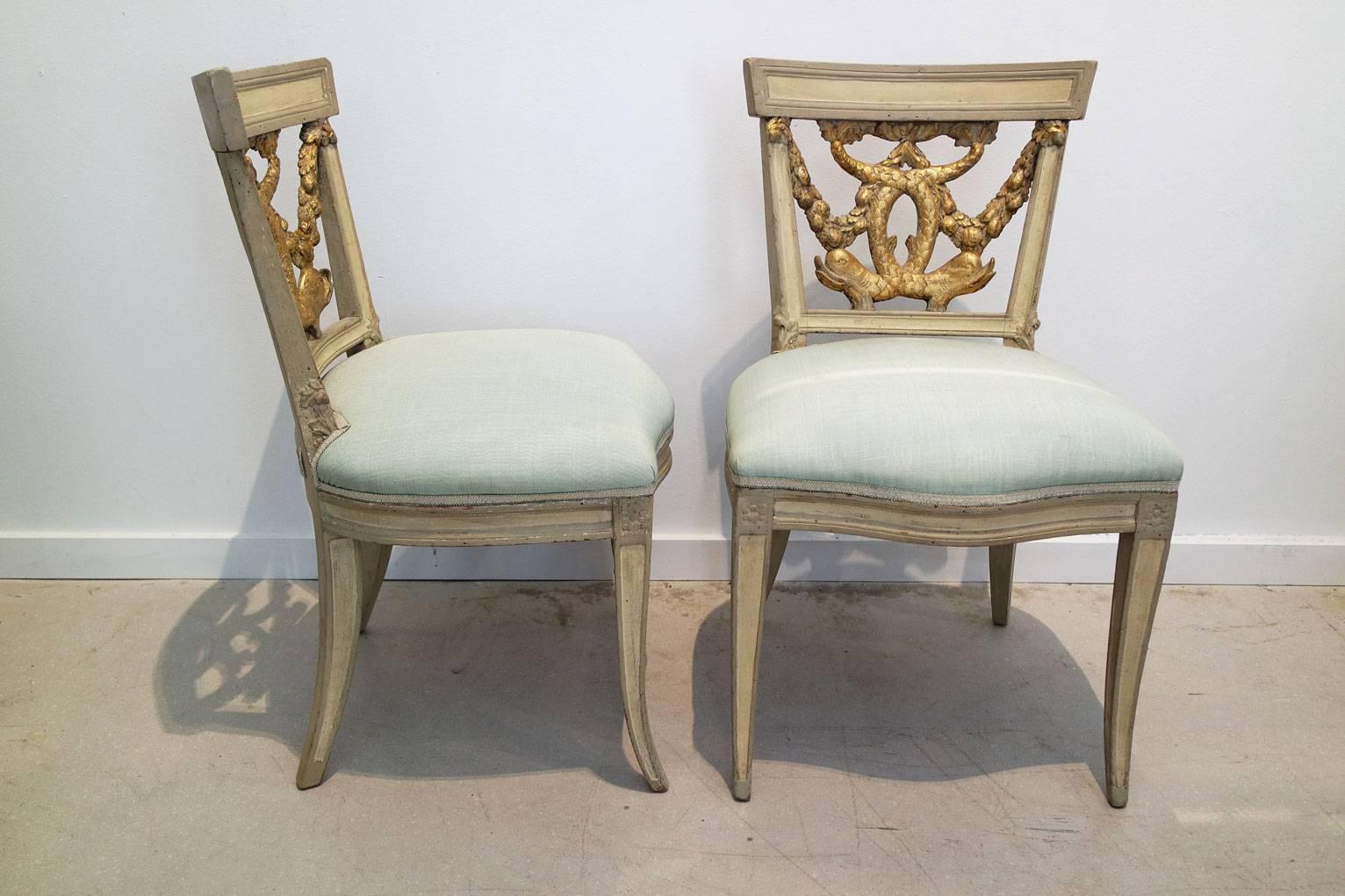 Pair of Italian Neoclassical Painted and Partial Gilt Side Chairs In Good Condition In West Palm Beach, FL