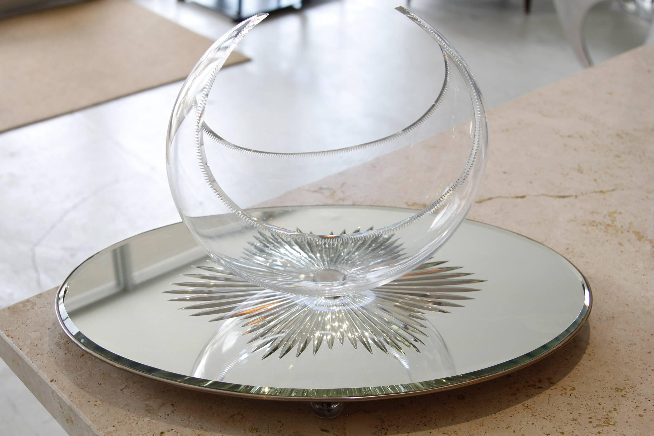 Art Deco Glass Centre Bowl on Reverse Cut Mirror Plateau For Sale 2