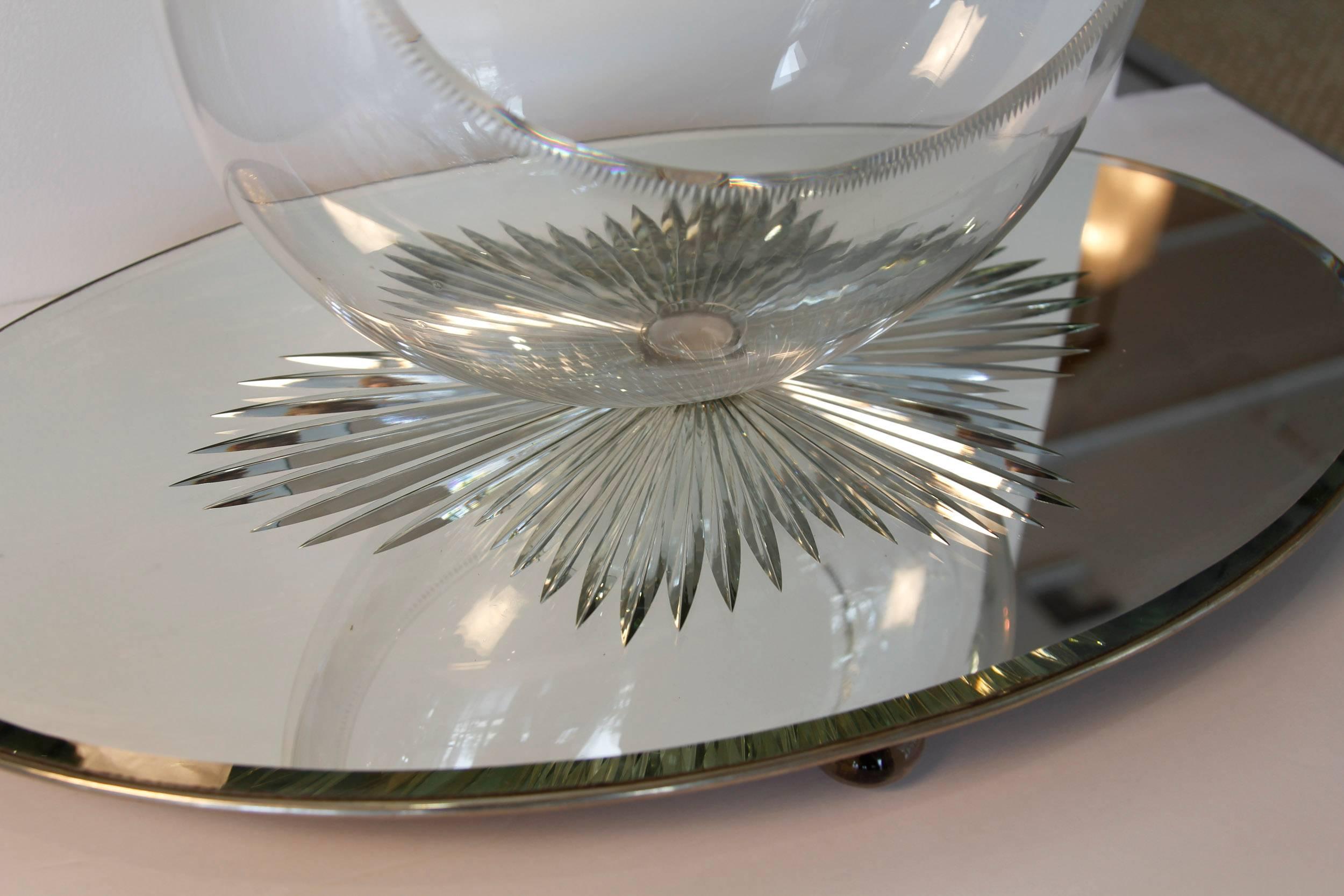 Art Deco Glass Centre Bowl on Reverse Cut Mirror Plateau In Good Condition For Sale In West Palm Beach, FL