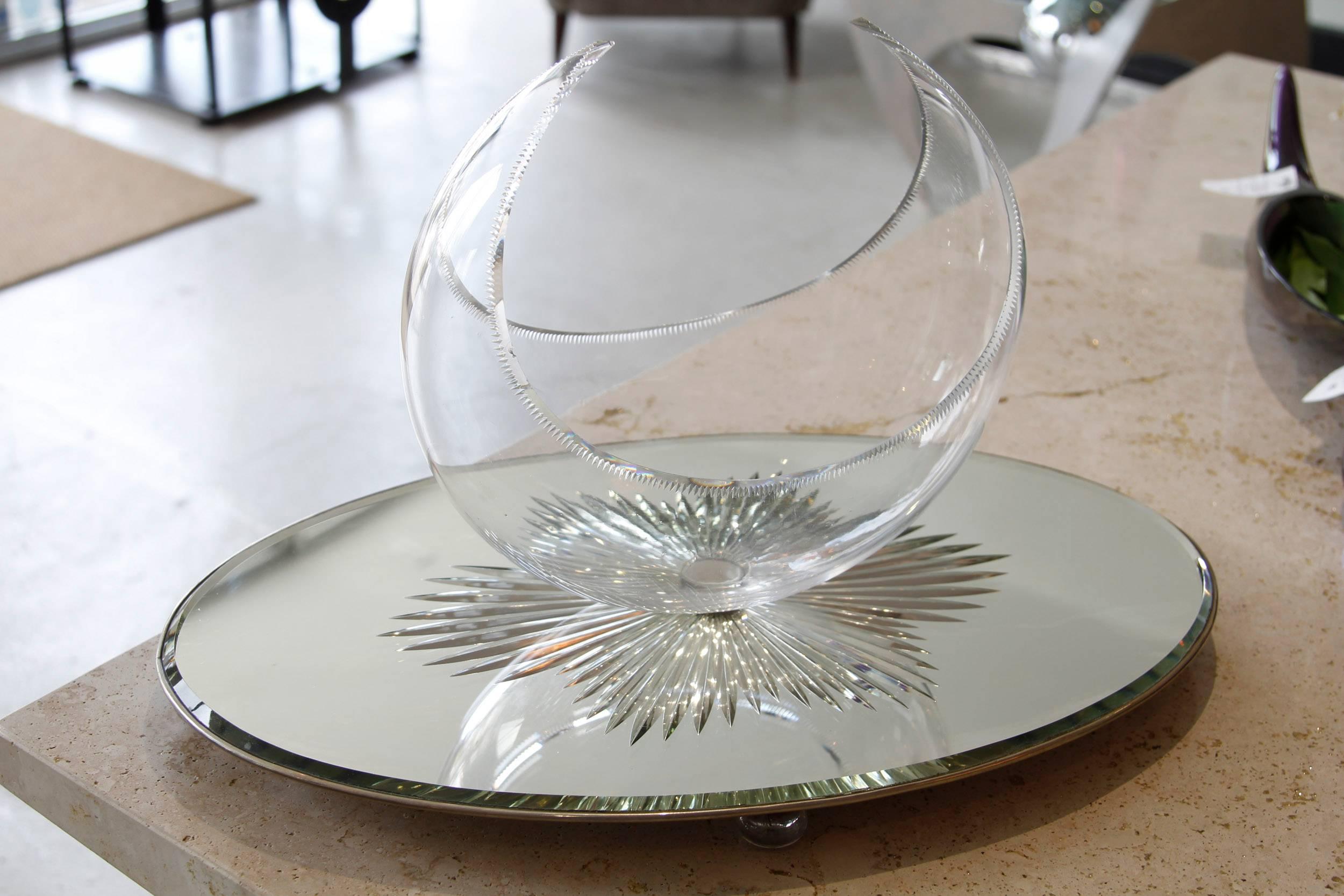 Art Deco Glass Centre Bowl on Reverse Cut Mirror Plateau For Sale 3