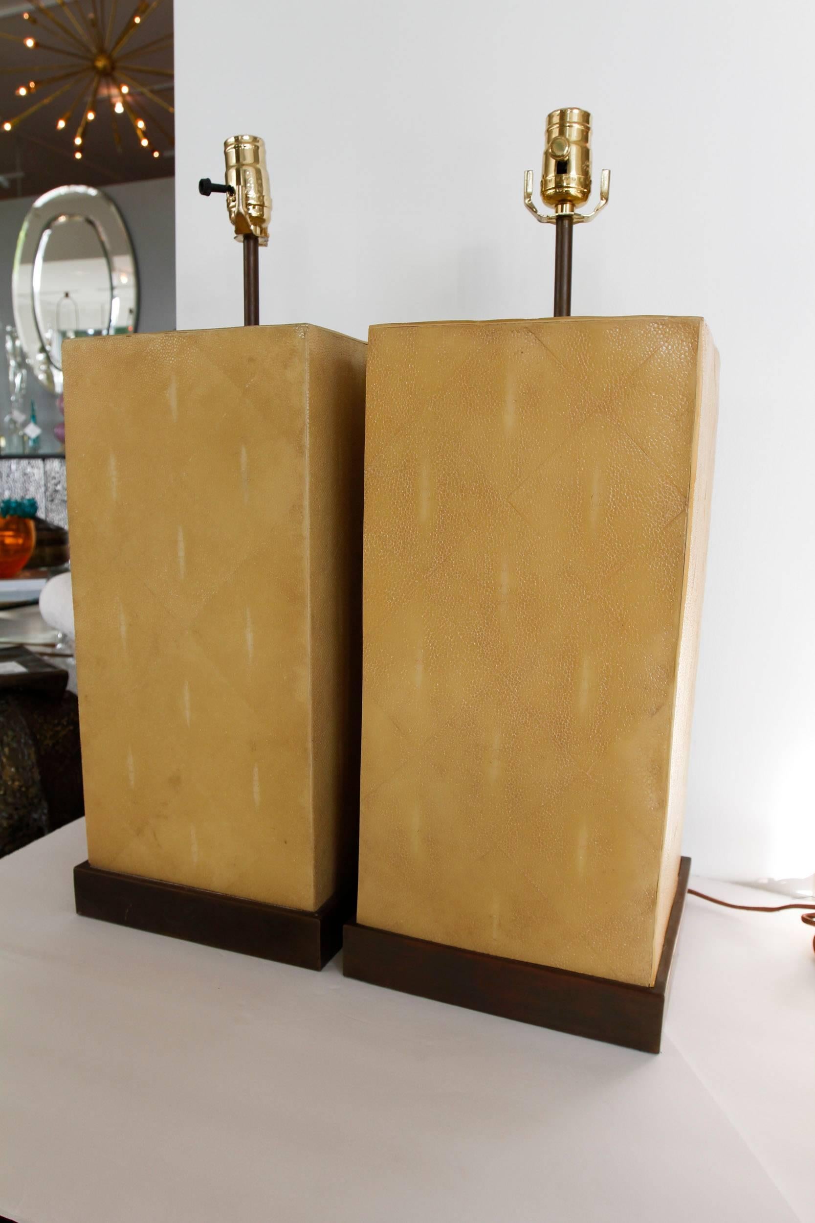 Pair of Stingray Lamps-- Shagreen In Good Condition For Sale In West Palm Beach, FL