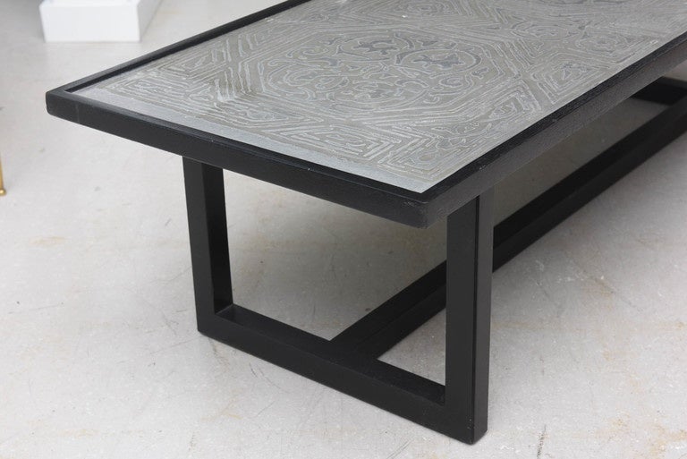 French Ebonized Wood Coffee Table with Etched Metal Motif For Sale 1