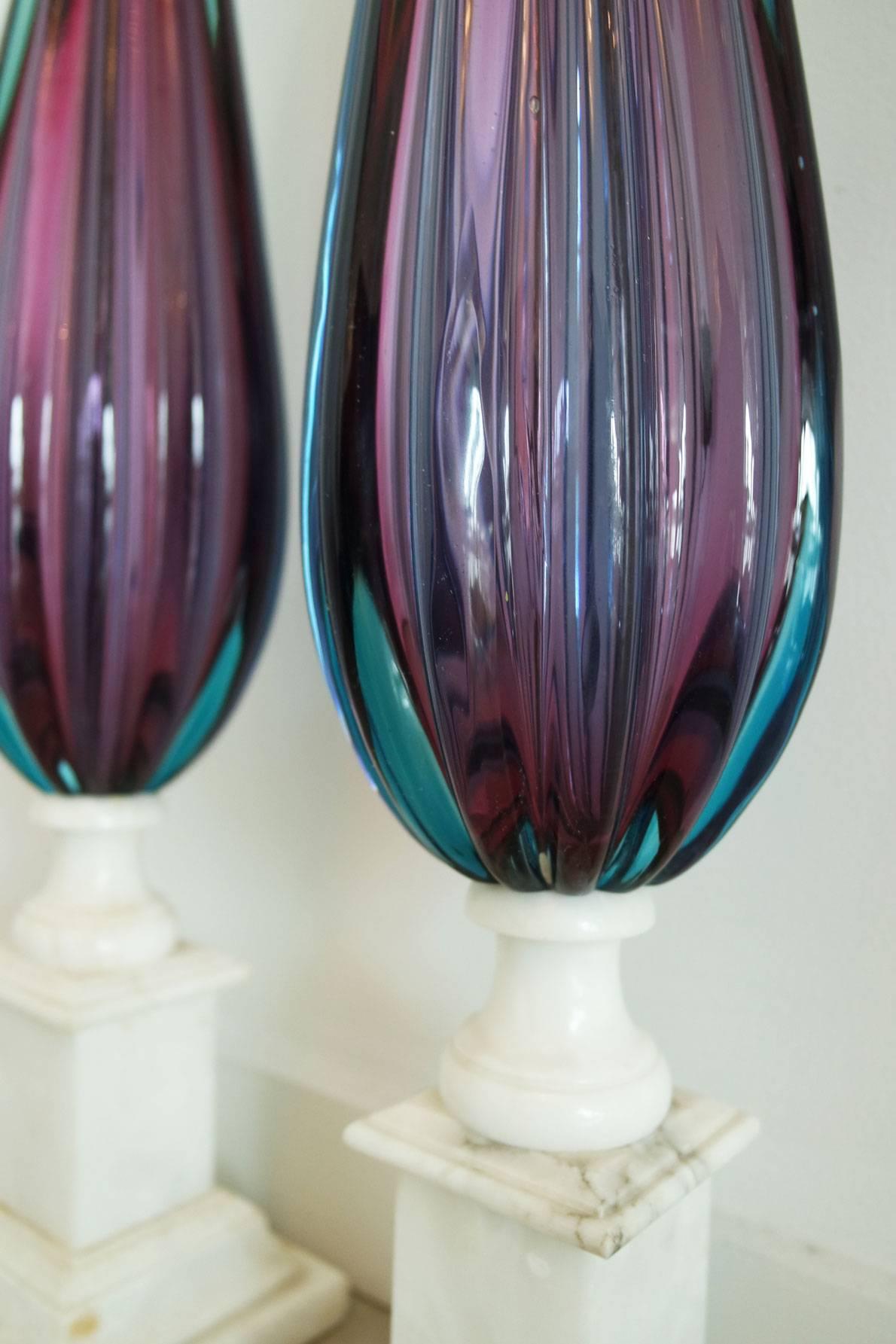 20th Century Pair of Purple and Teal Murano Glass Lamps on White Marble Bases For Sale
