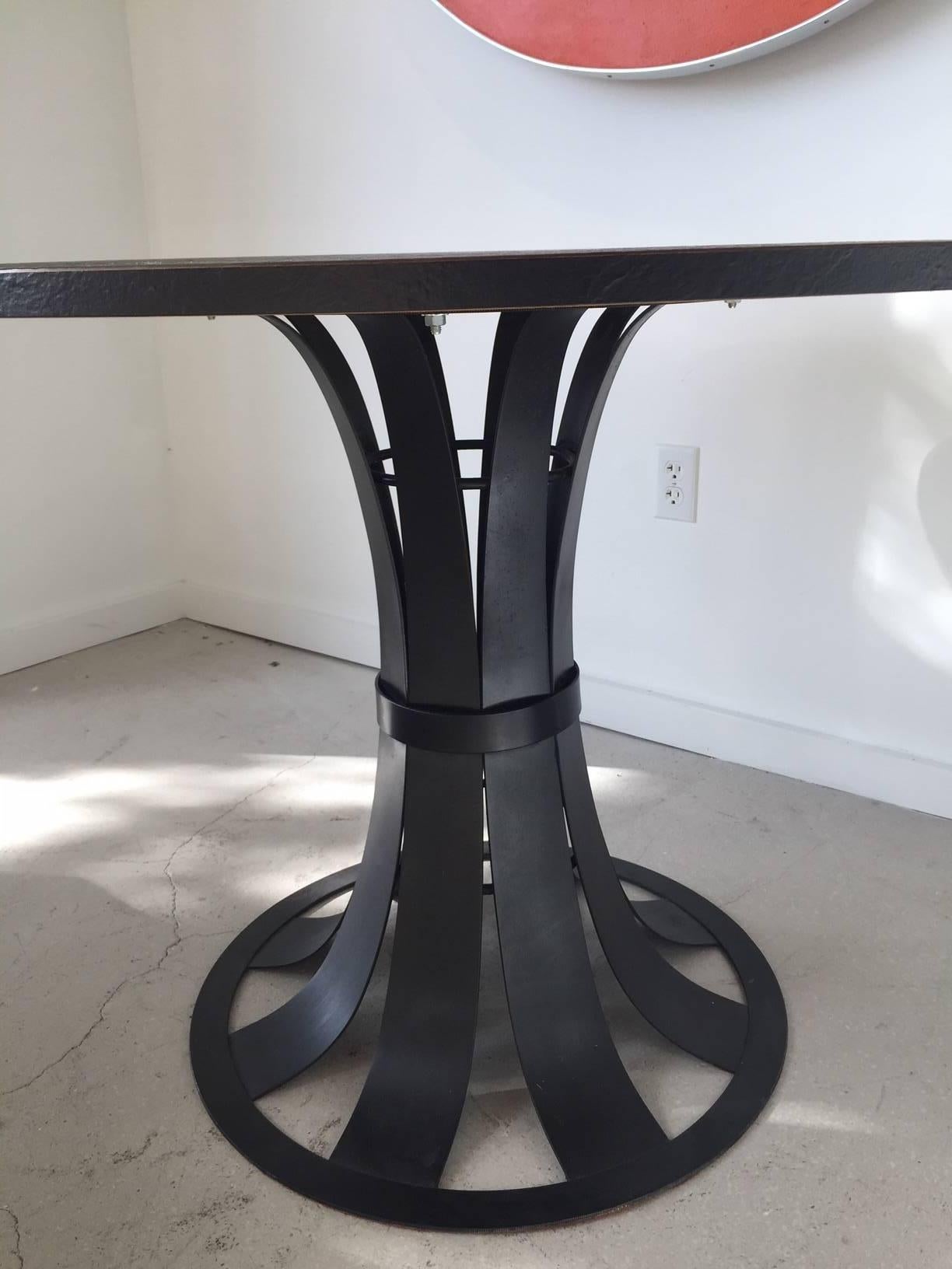 Unusual Mid-Century Modern Woodard Center Table In Good Condition For Sale In West Palm Beach, FL
