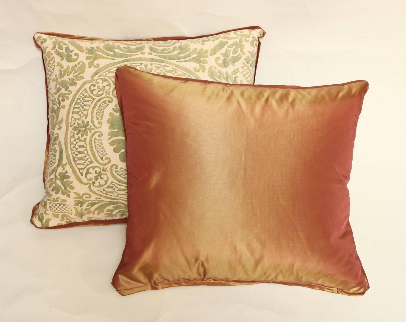 Italian A Pair of Fortuny Fabric Cushions in the Orsini Pattern