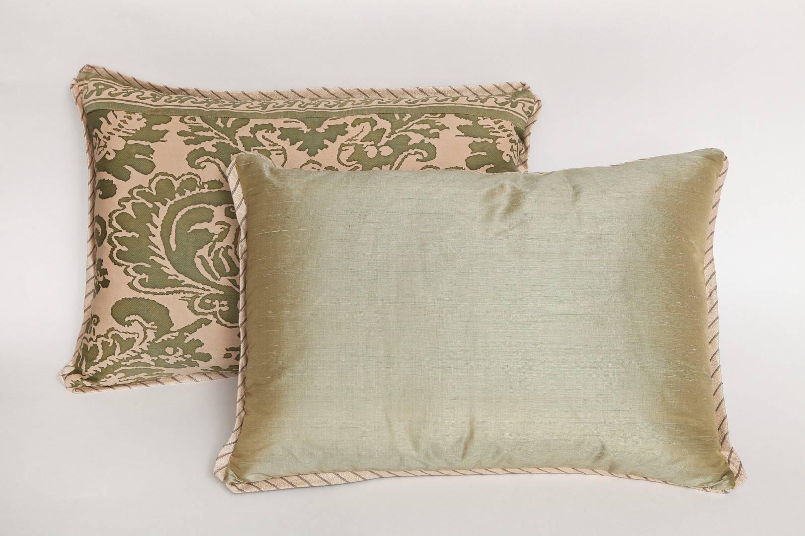 Contemporary A Pair of Fortuny Fabric Cushions in the Sevigne Pattern
