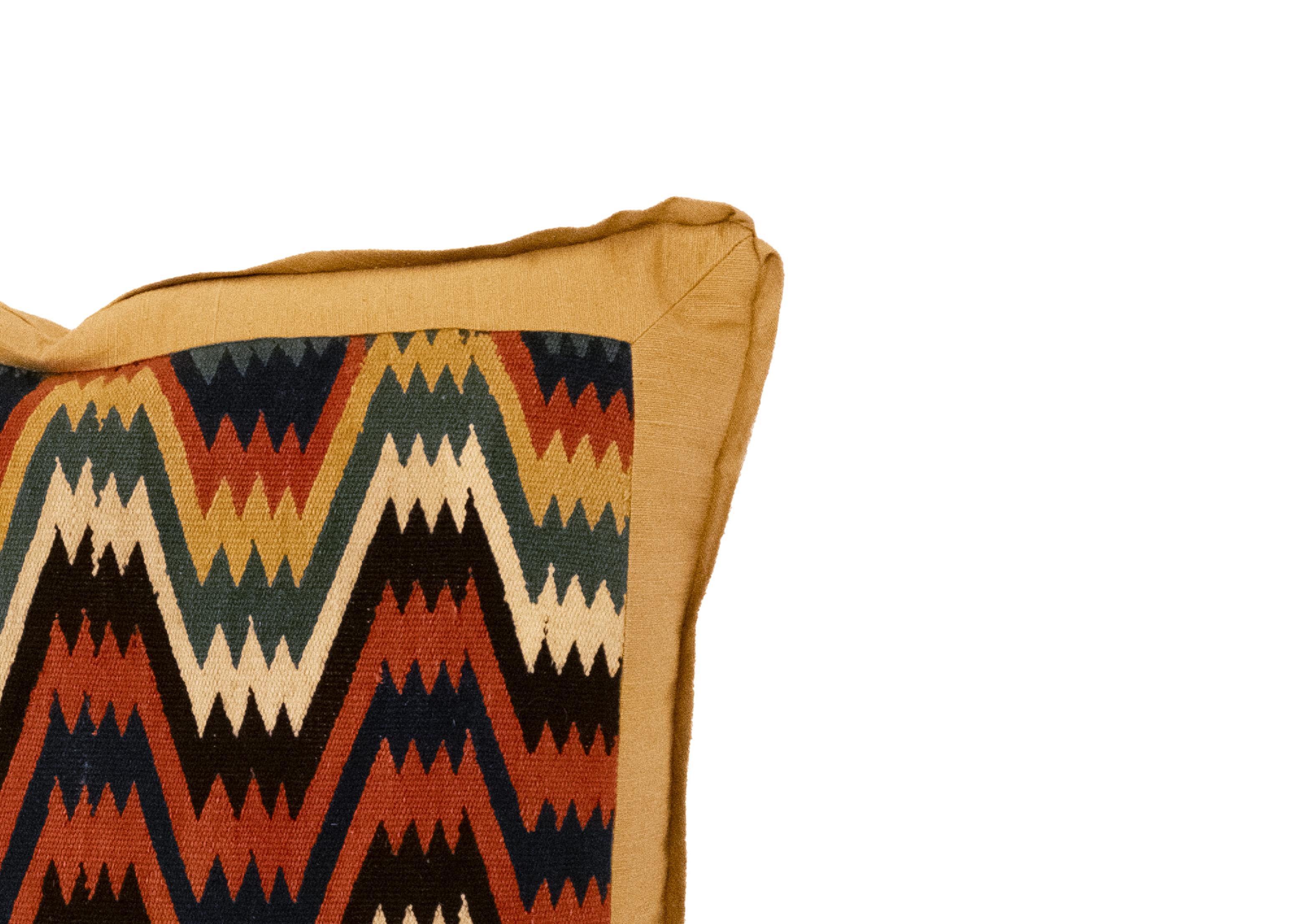 A Pair of Flame-Stitched Tapestry Cushions In New Condition For Sale In New York, NY