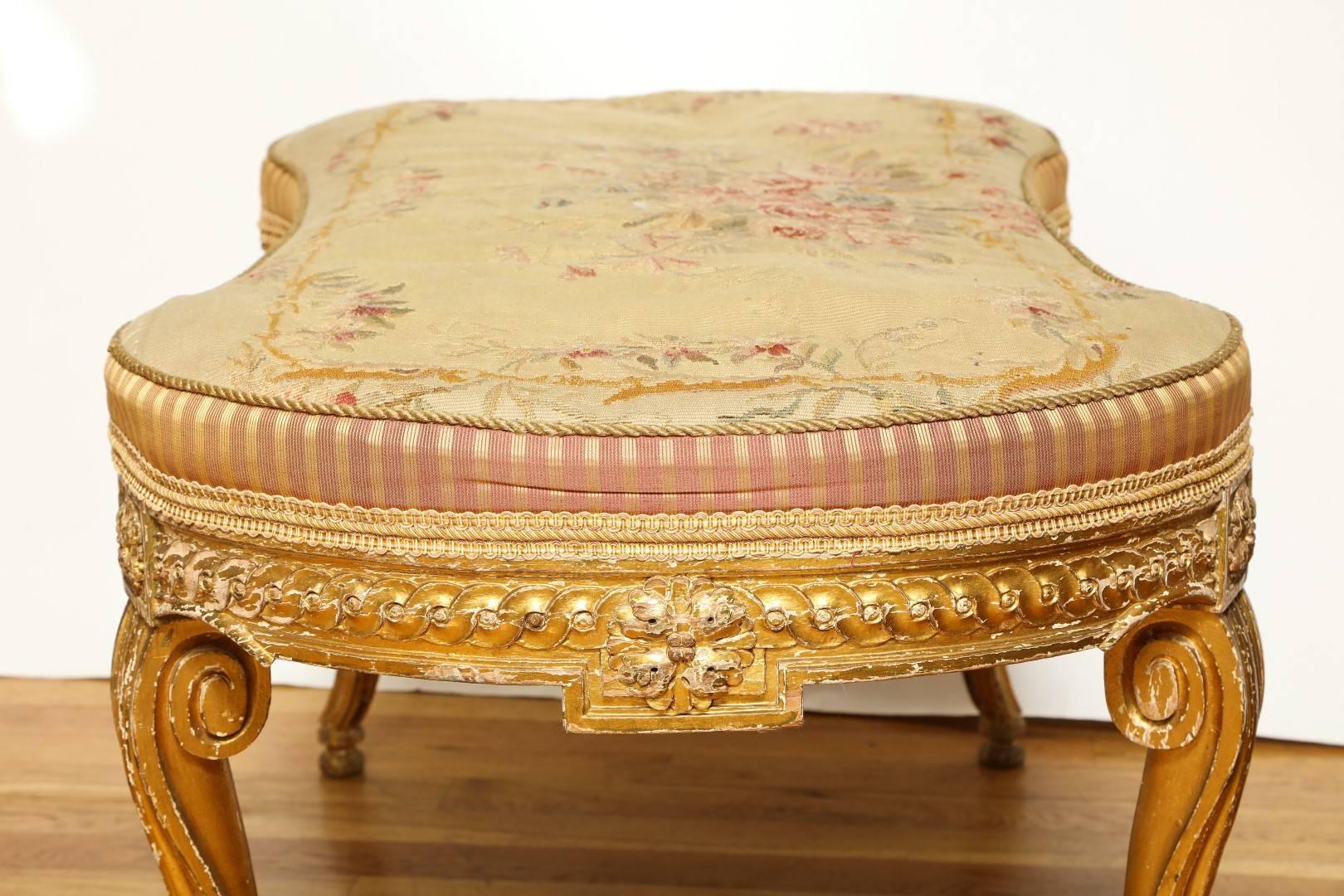 A Louis XV Style Aubusson Upholstered Giltwood Bench  In Excellent Condition In New York, NY