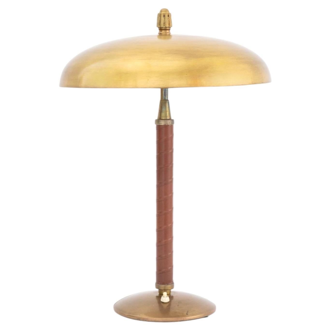 Une lampe de table Einar Bäckström, modèle 5013 en vente