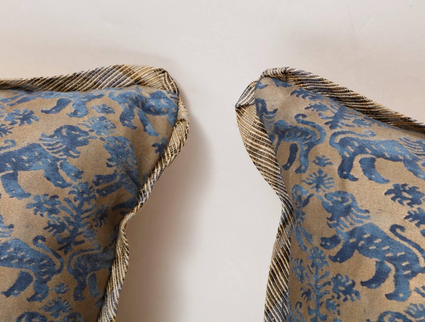 American A Pair of Fortuny Cushions in the Richelieu Pattern For Sale