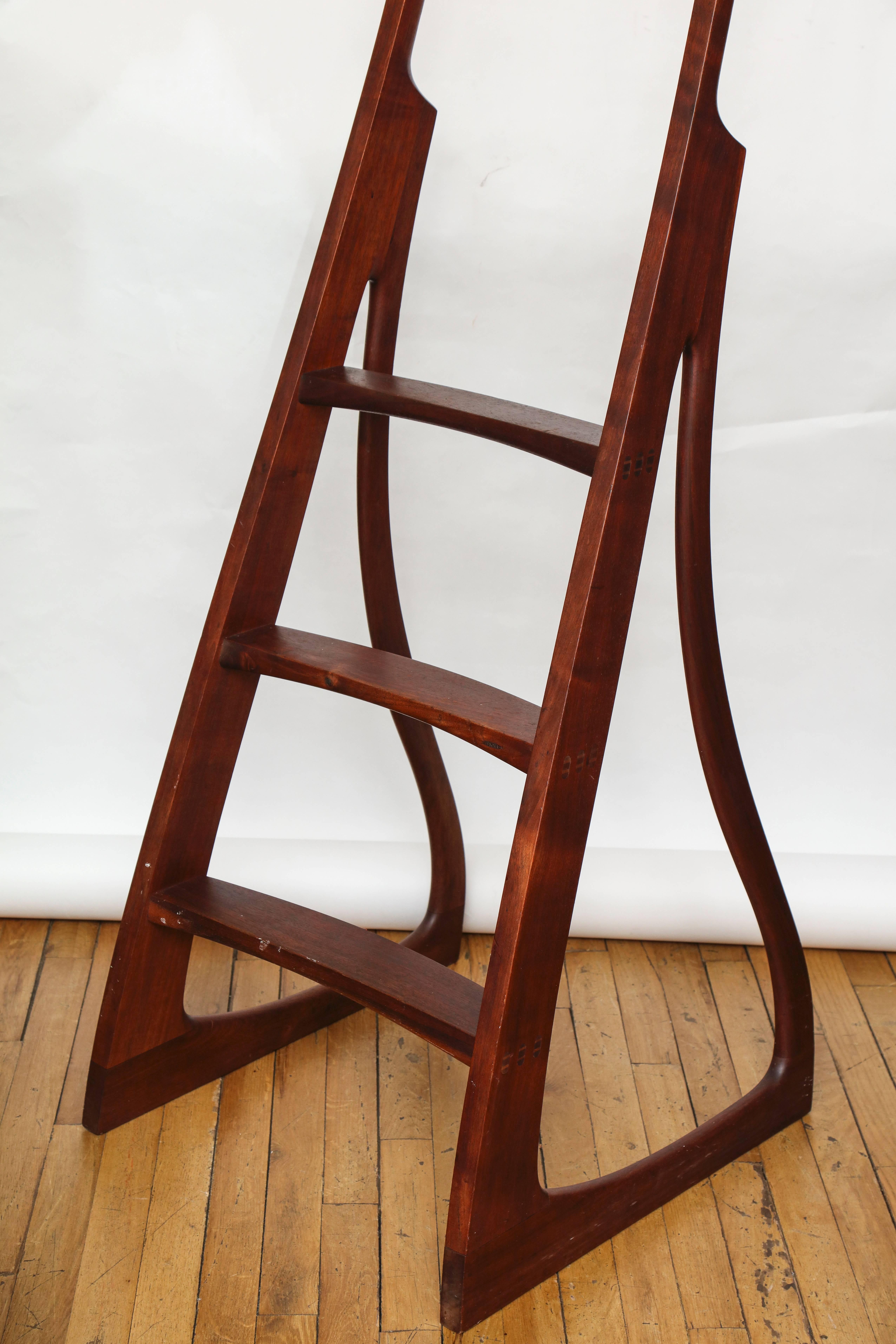 A set of English mahogany library steps, handcrafted with three rungs, attributed to Thomas Moser.