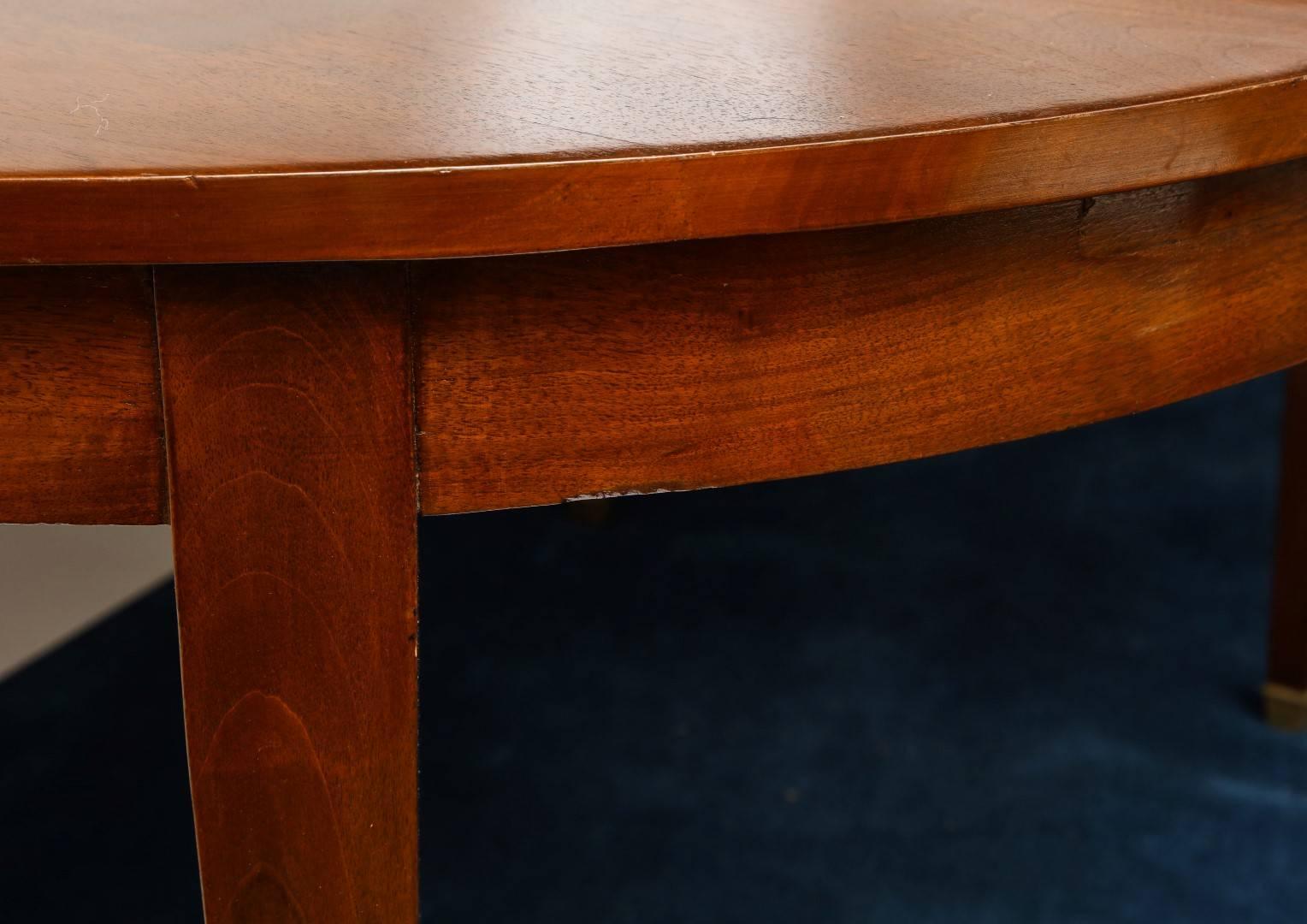 A Mahogany Extendable Dining Table  2