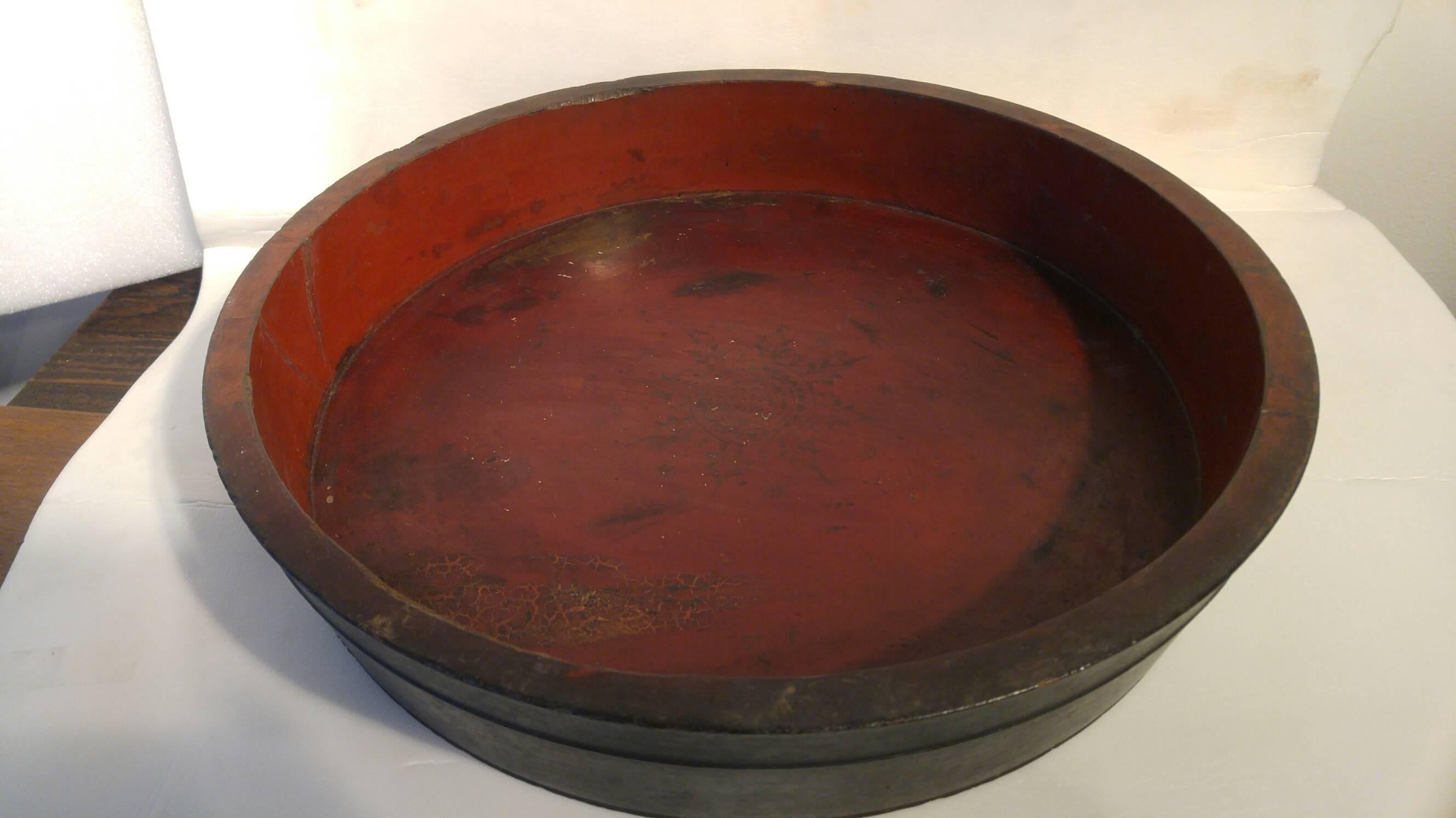 Round Teak Wood Bowl with Lid from South Borneo In Excellent Condition In New York, NY