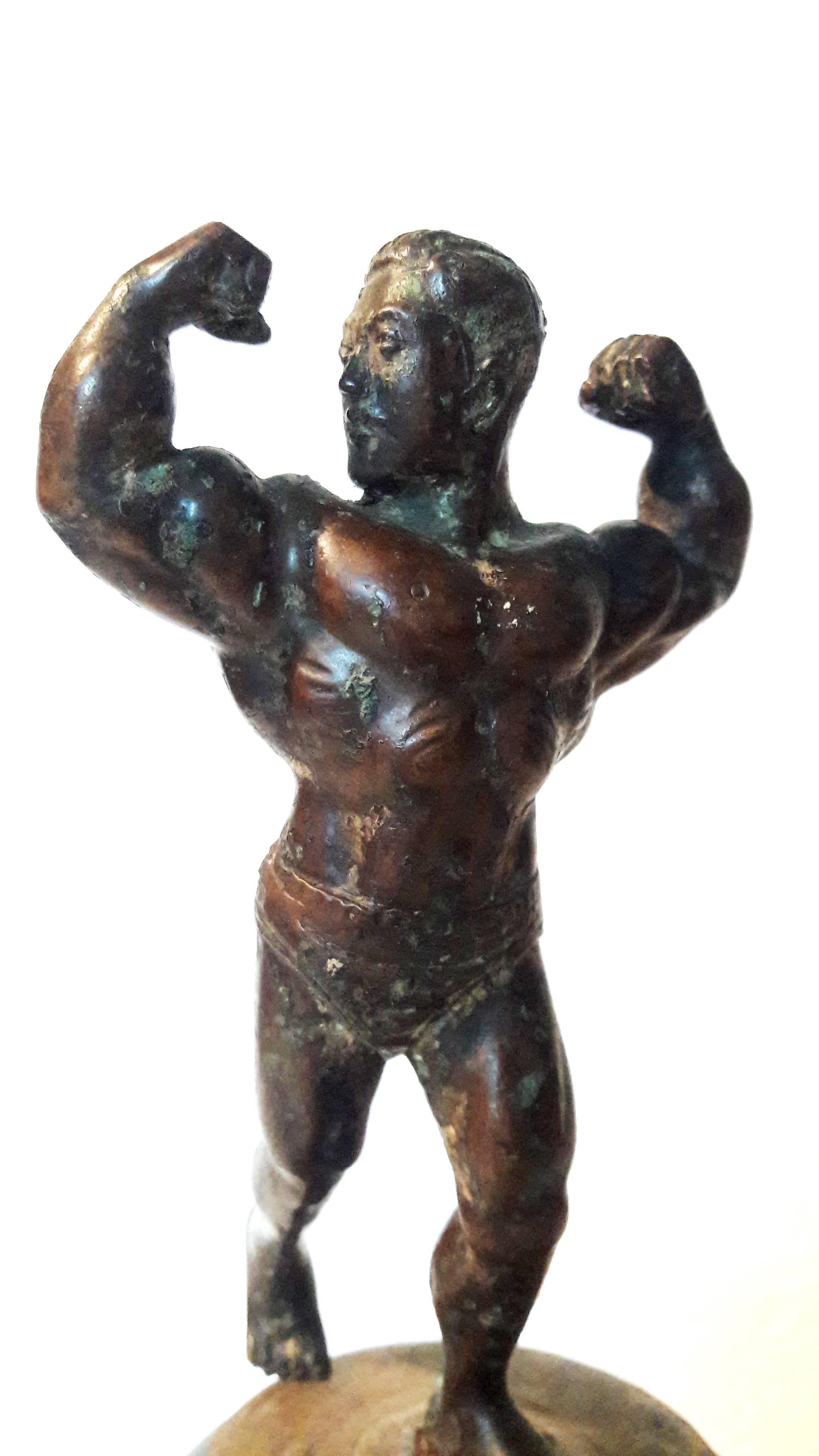Muscleman birman en bronze, milieu du 20e siècle Bon état - En vente à New York, NY
