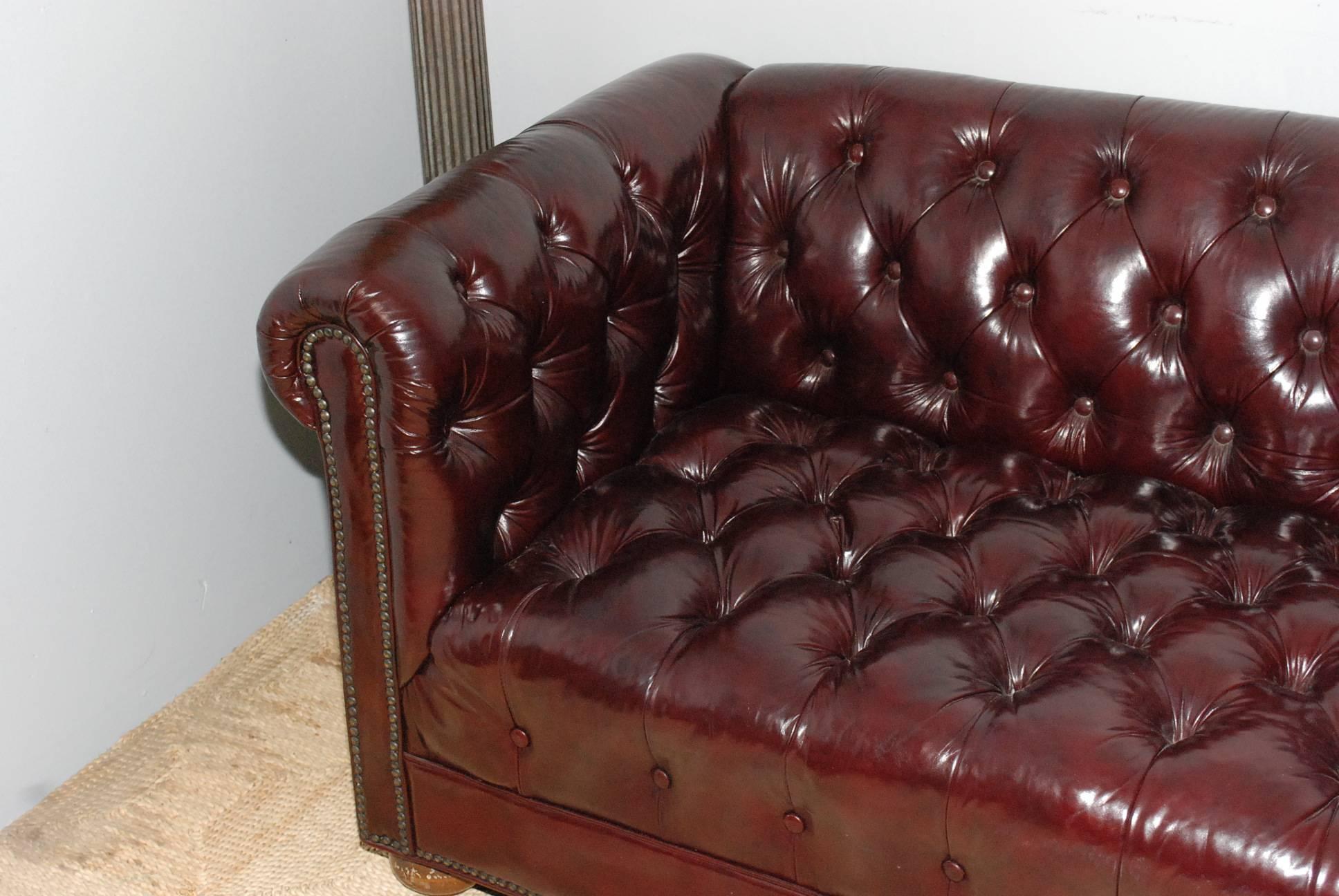 Burgundy Leather Chesterfield Sofa In Good Condition In Cathedral City, CA