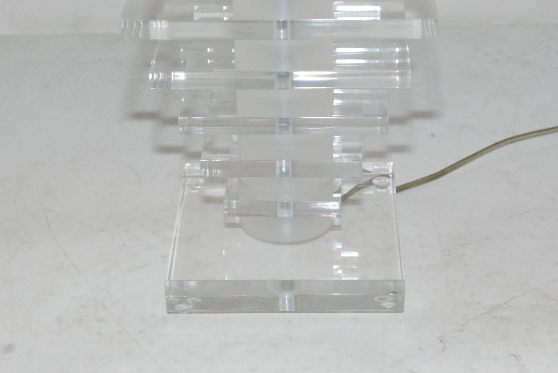 American 1970s Pair of Lucite Table Lamps For Sale