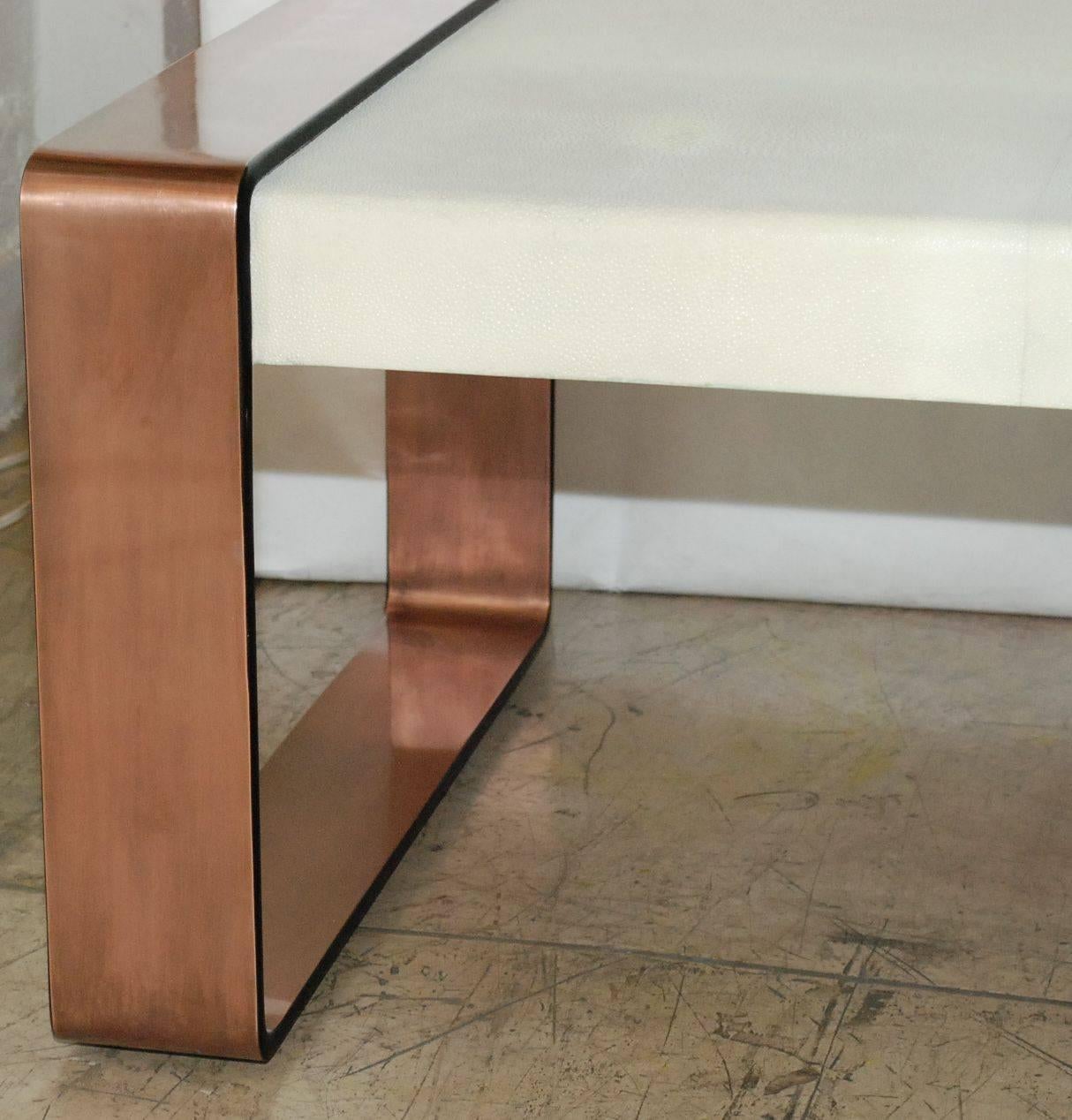 Great rectangular coffee table cover with white shagreen and copper finish.