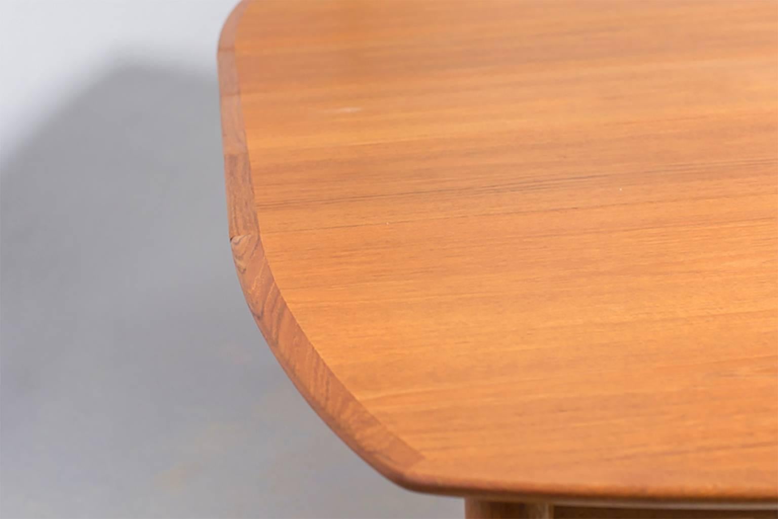 Mid-Century Danish Square Dining Table, Teak In Excellent Condition In New York, NY