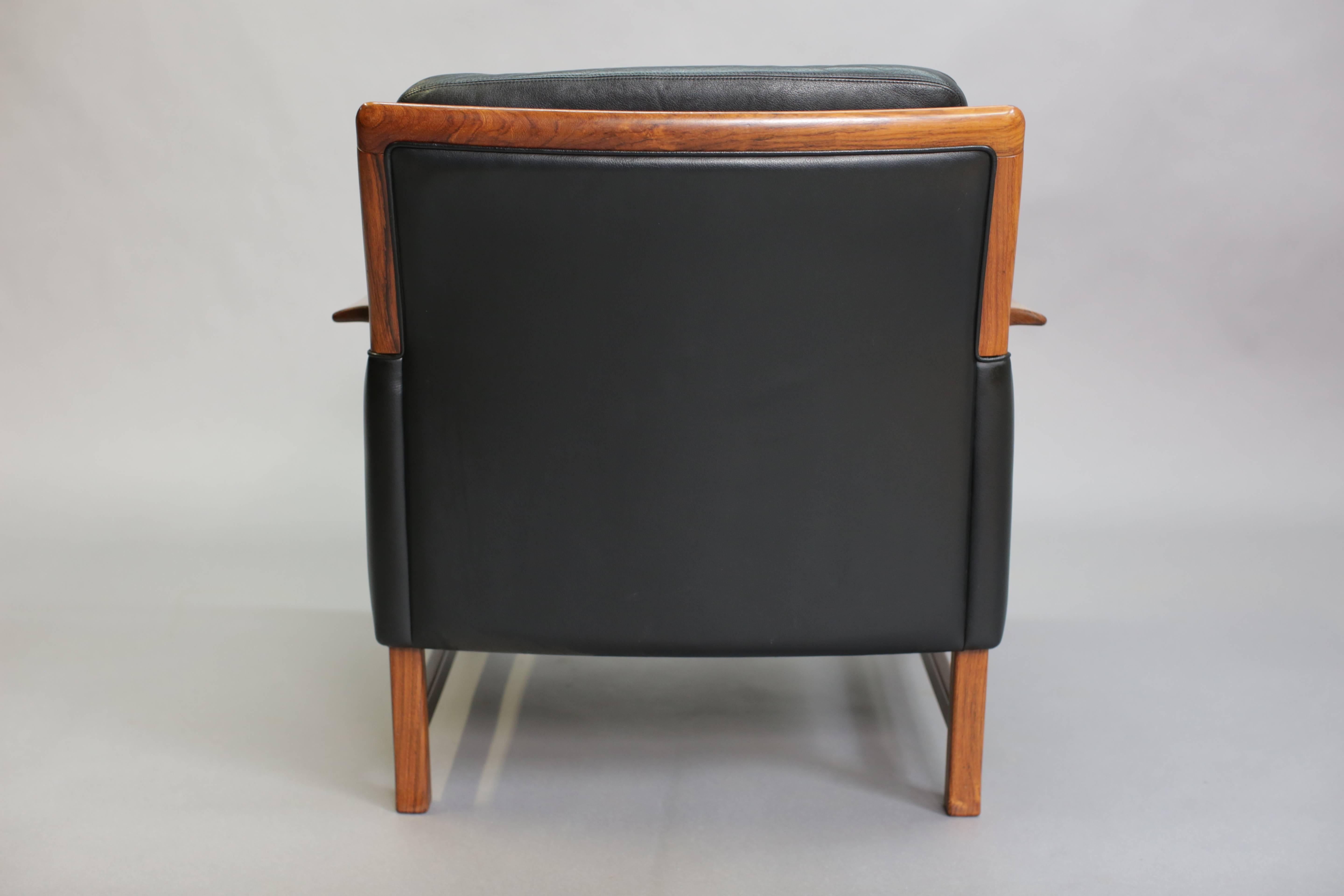 Torbjørn Afdal “Minerva” club chairs for Bruksbo.

This pair of Mid-Century club chairs by Norwegian designer, Torbjørn Afdal are in excellent condition. Leather is perfectly worn. Ready for pick up, delivery or shipping anywhere in the world.