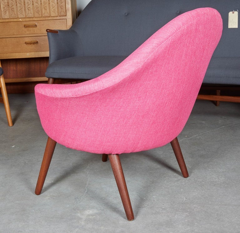 Danish Atomic Barrel Chair, Pink In Excellent Condition In New York, NY