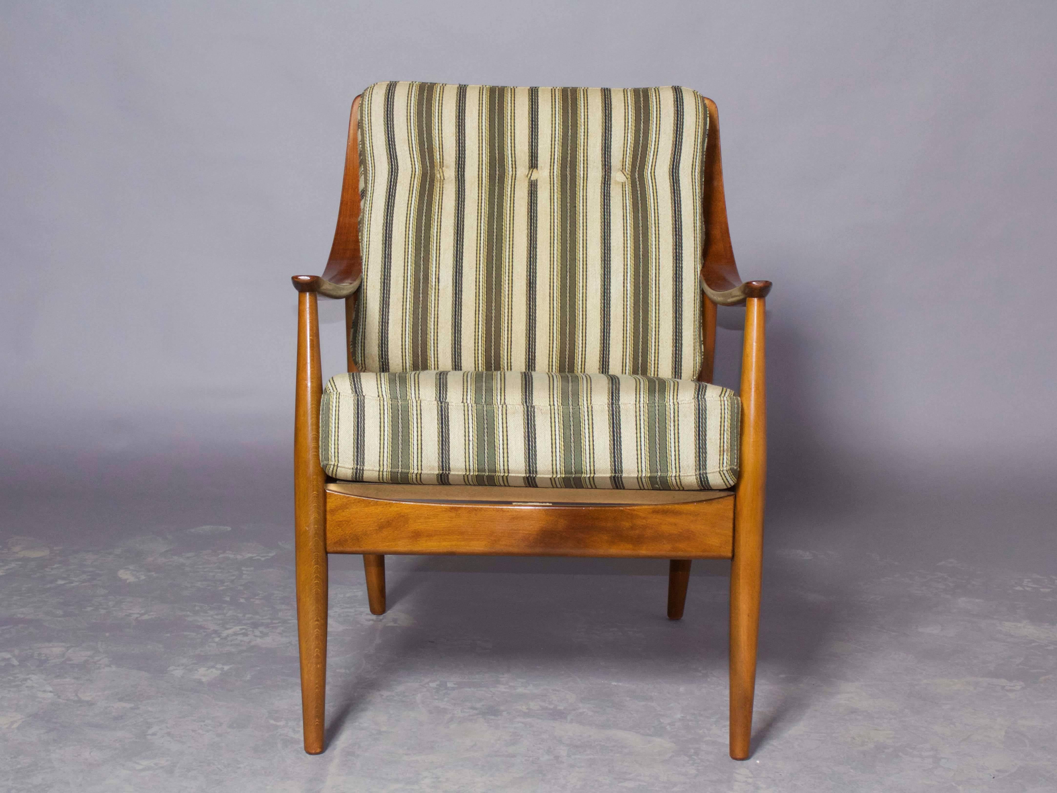 Hvidt and Molgaard Armchair Model FD-146 in Mahogany In Excellent Condition For Sale In New York, NY
