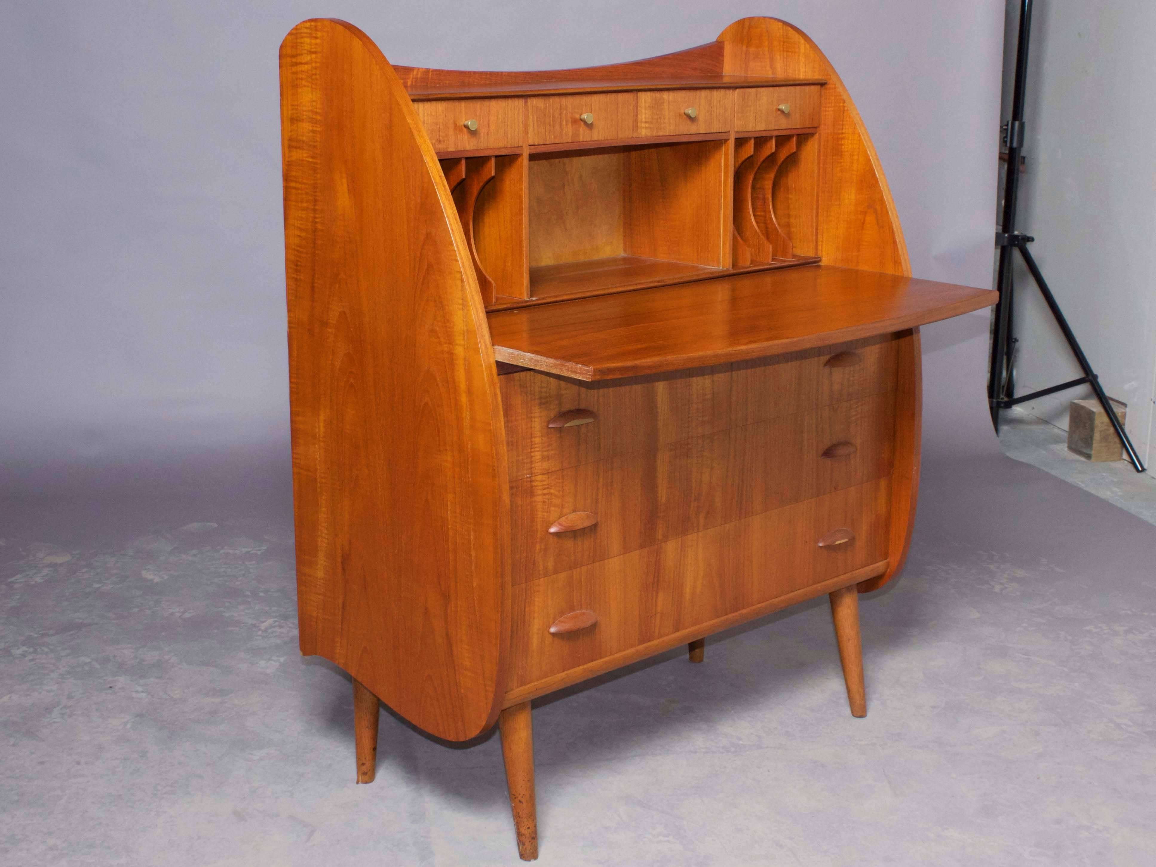 Vintage 1950s Secretary Desk from Denmark

This Vintage Secretary is in like new condition. With a width of only 37
