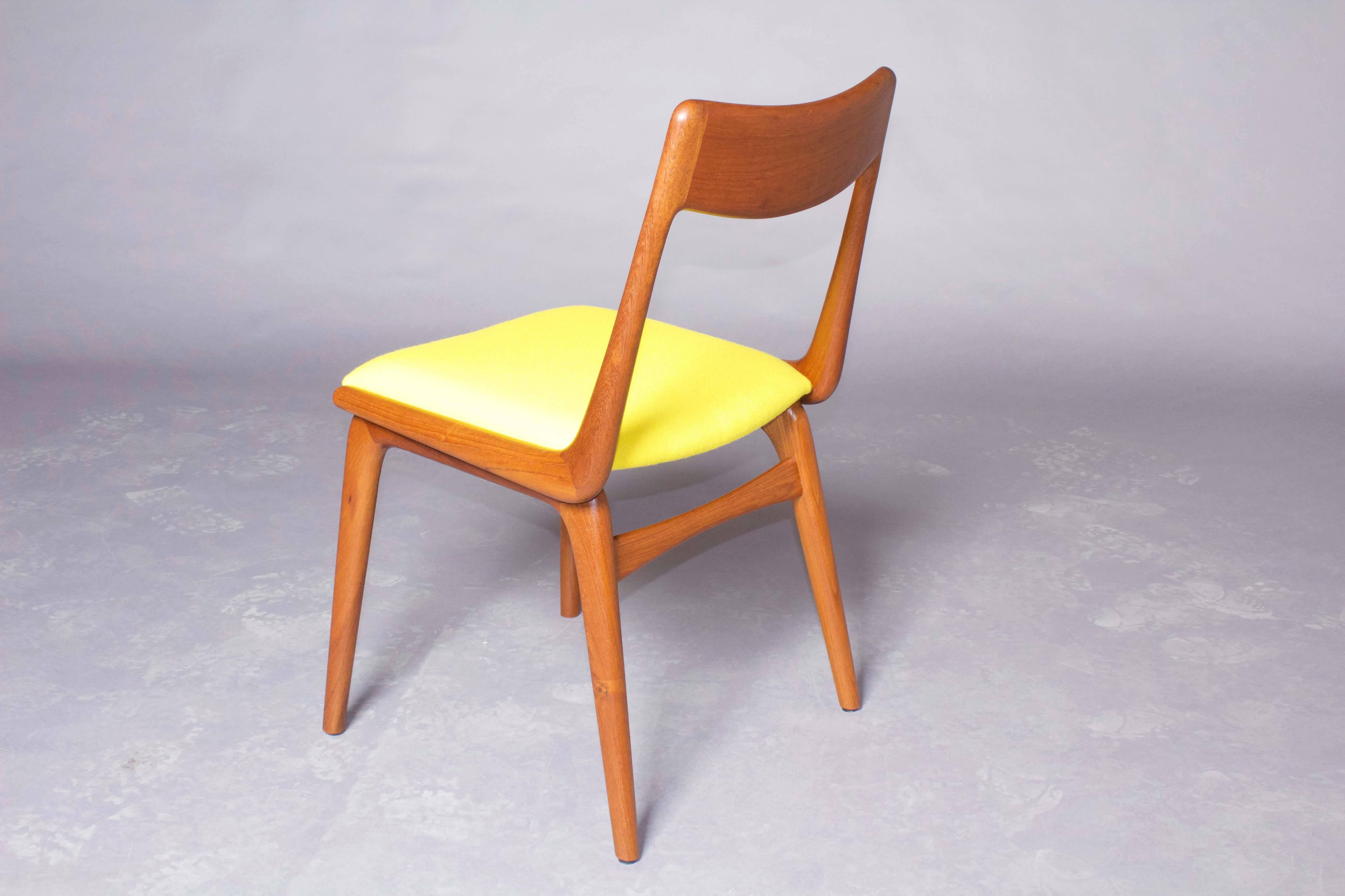Boomerang Dining Chairs by Erik Christiansen, Set of SIX, Yellow In Excellent Condition In New York, NY