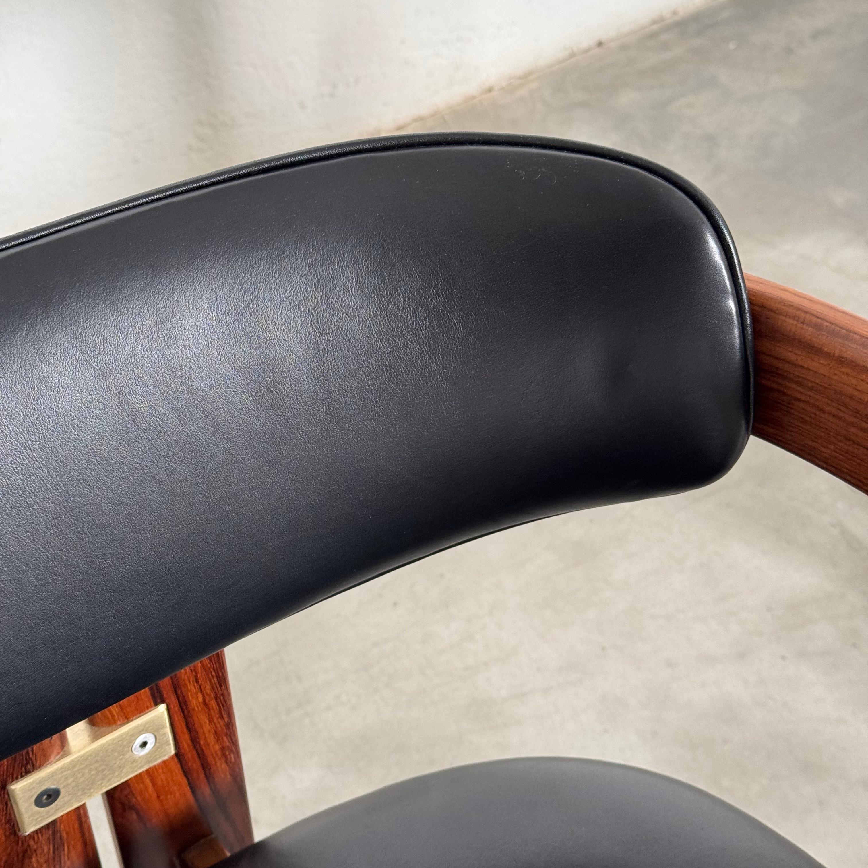 Großer Satz von acht „Pamplona“-Stühlen von Augusto Savini für Pozzi, 1965 im Angebot 3