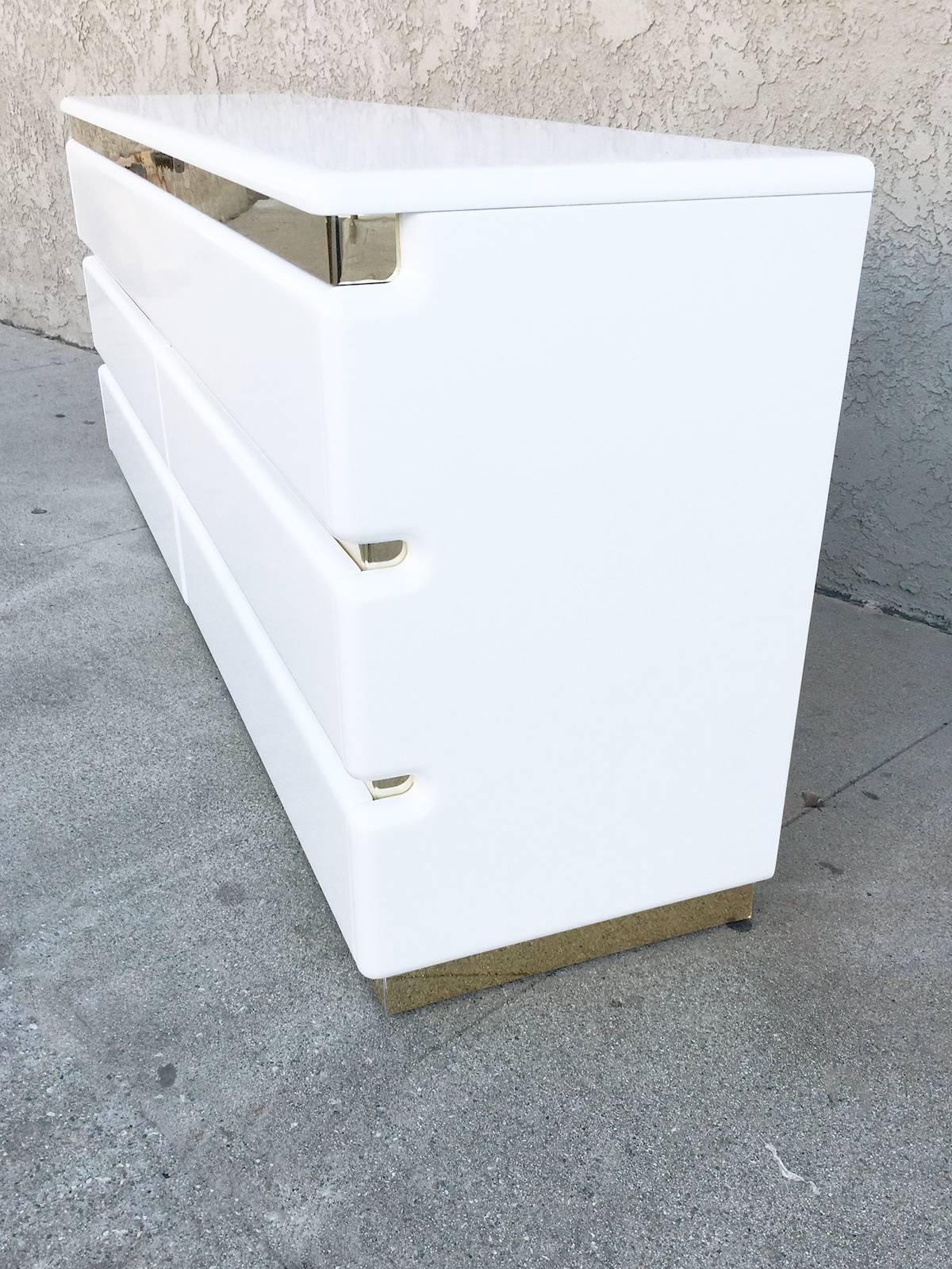 white six drawer dresser